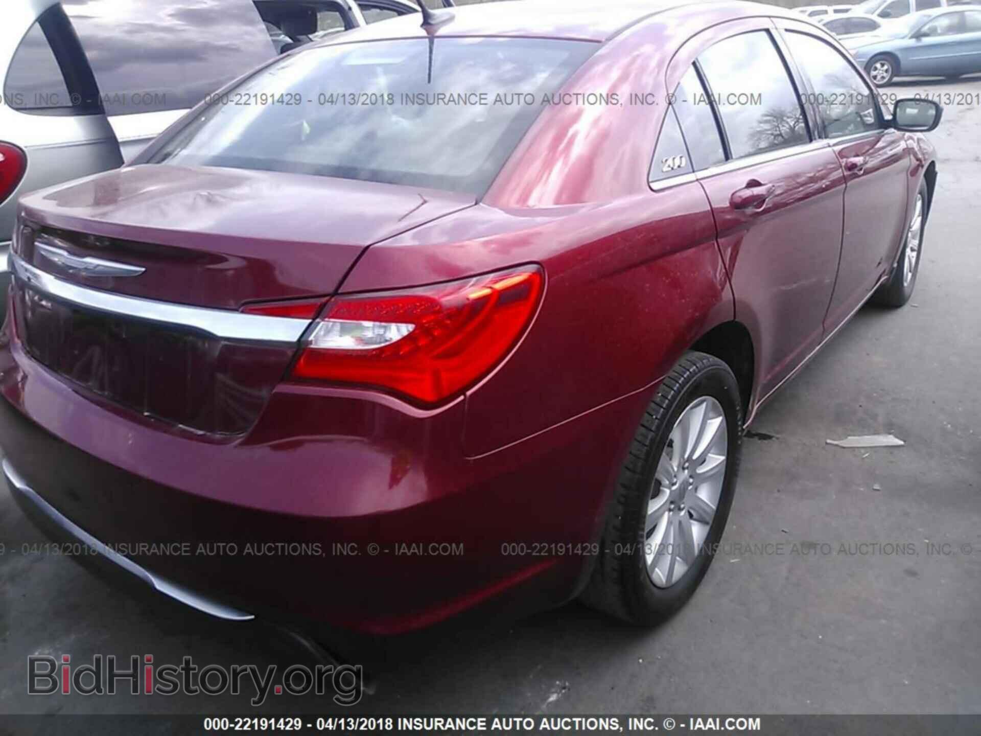 2013 Chrysler 200 - VIN: 1C3CCBBB4DN695949 - Фото 4