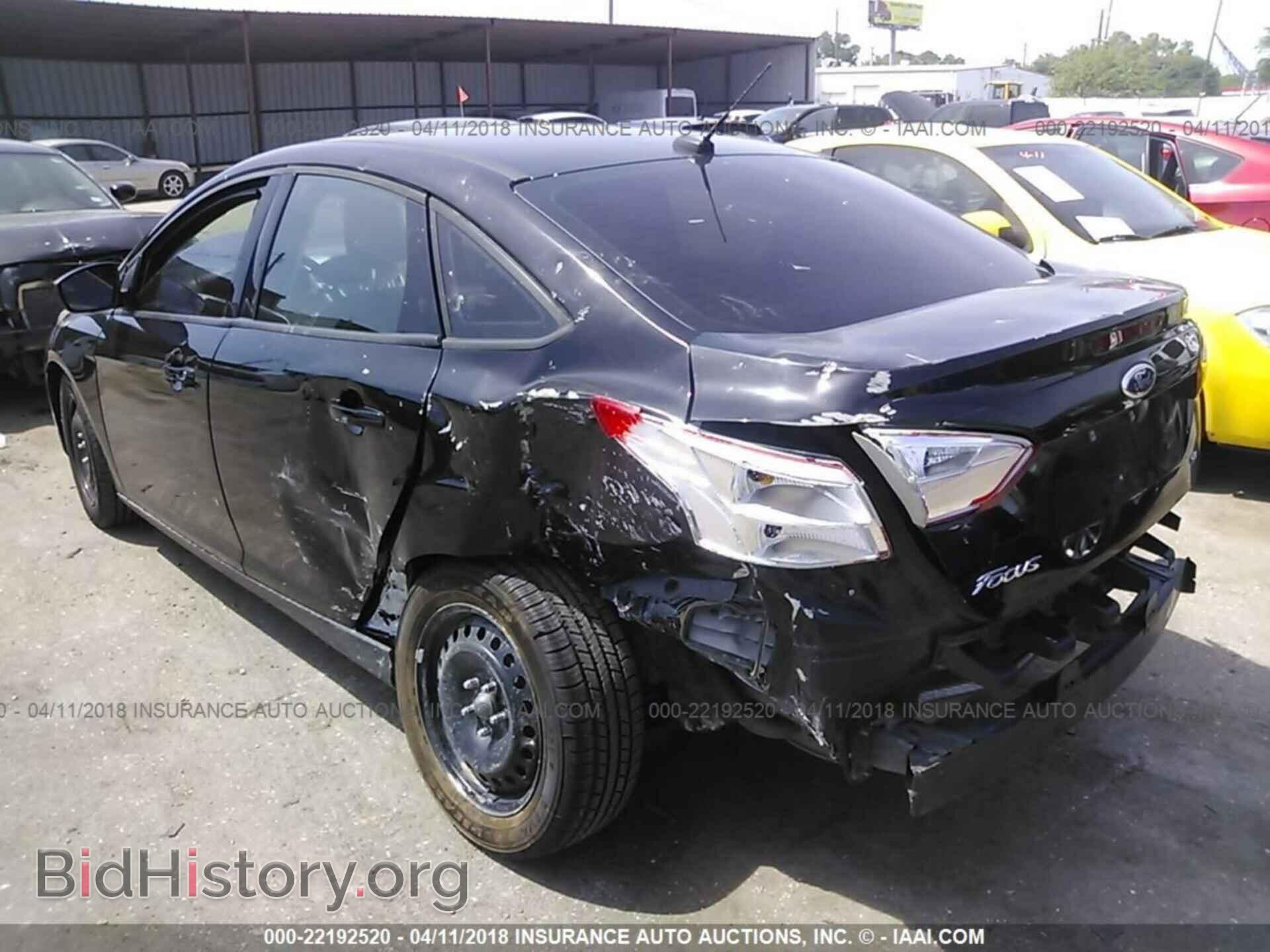 2012 Ford Focus - VIN: 1FAHP3F27CL263586 - Photo 3