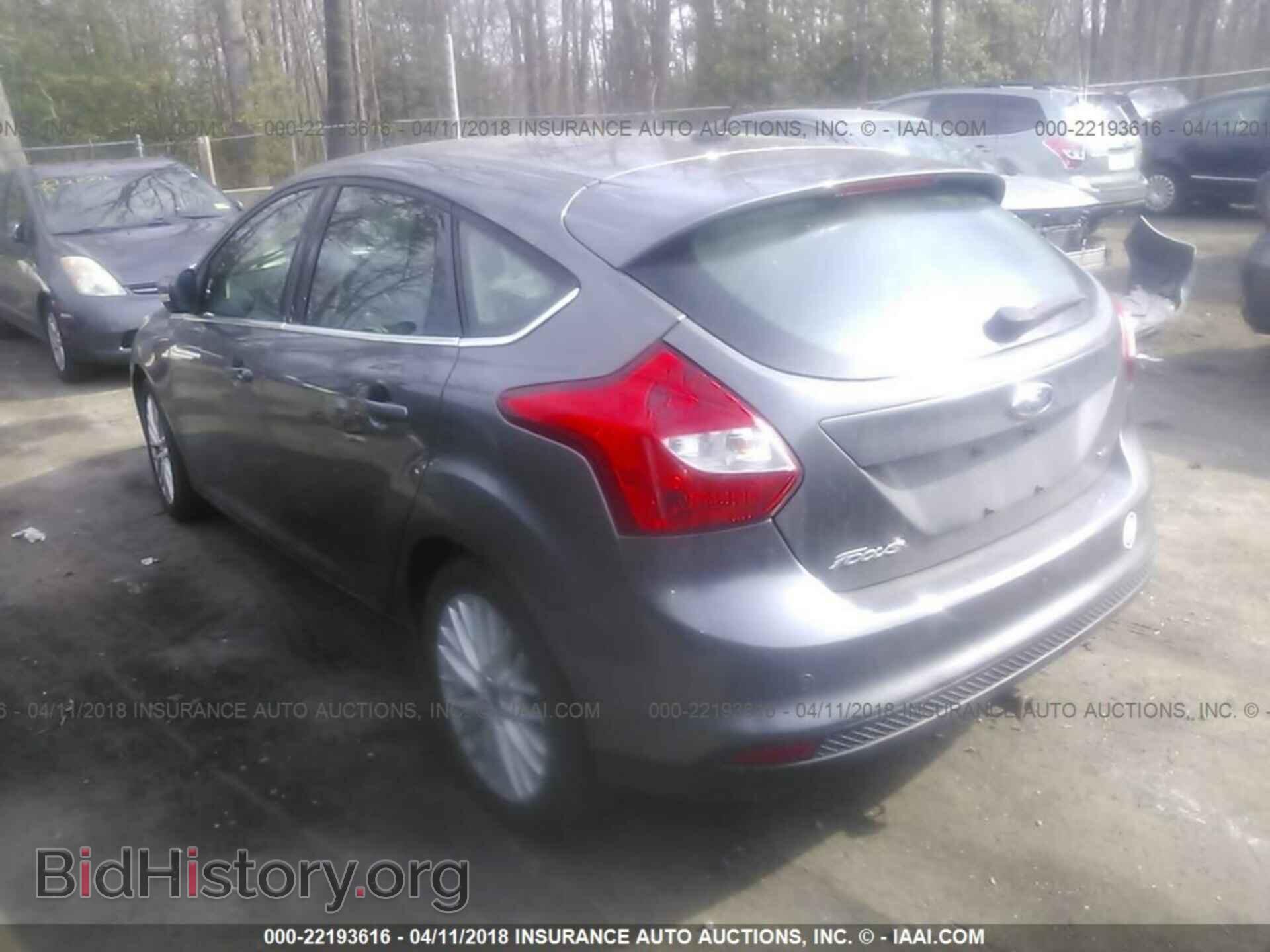2012 Ford Focus - VIN: 1FAHP3M23CL474318 - Photo 3