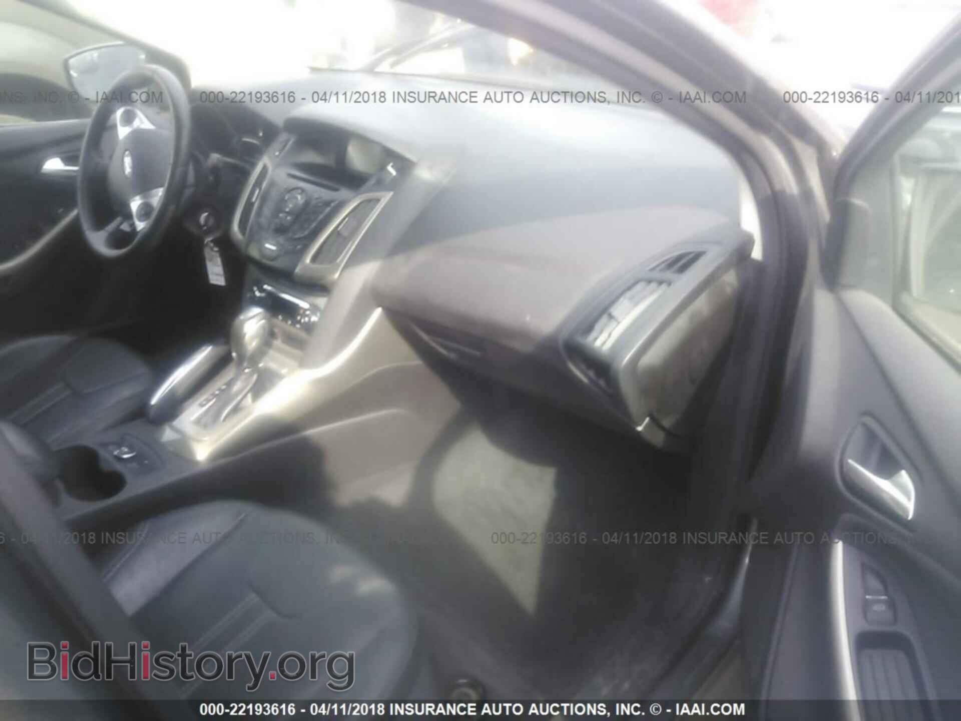 2012 Ford Focus - VIN: 1FAHP3M23CL474318 - Photo 5