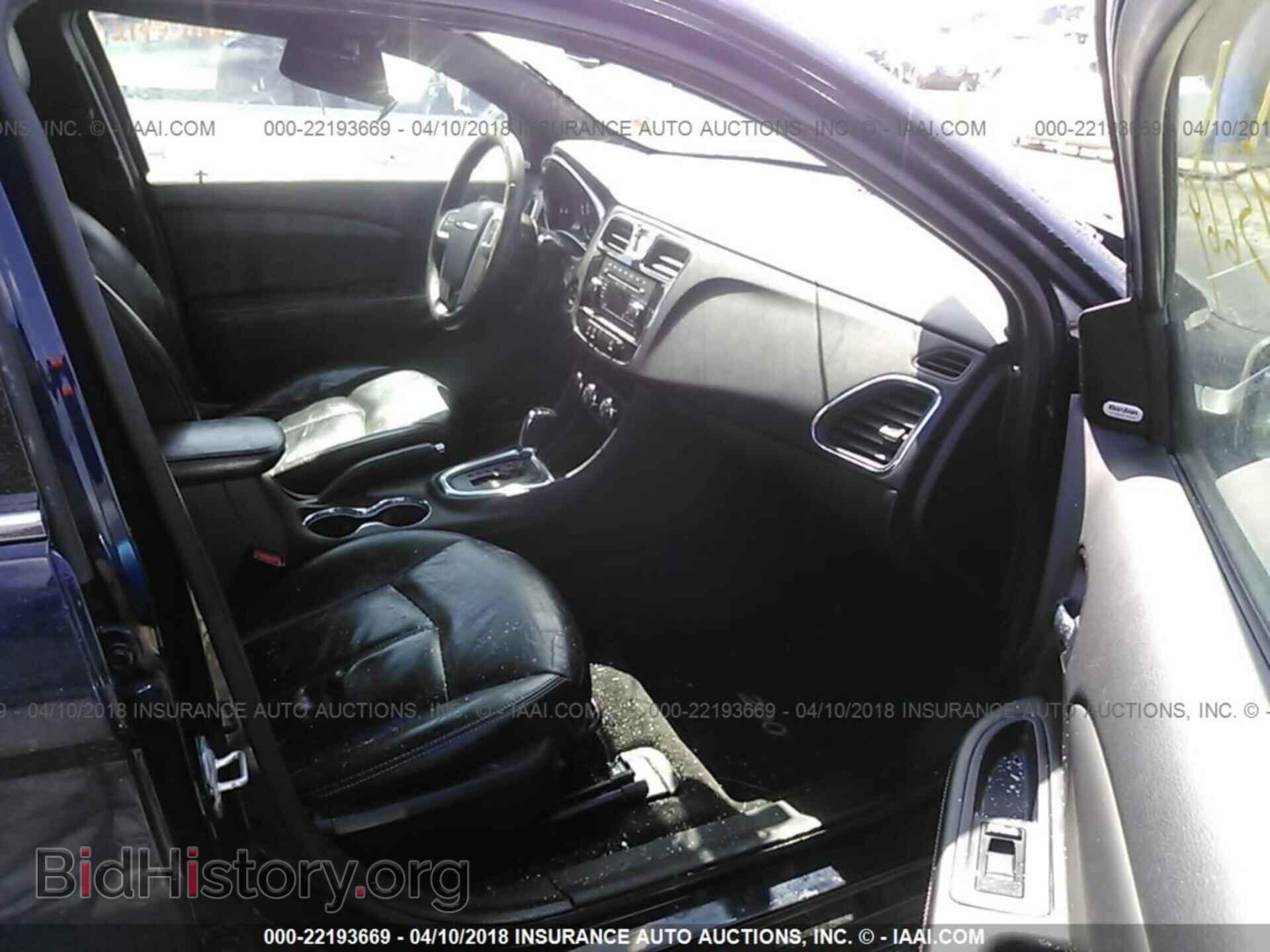 2013 Chrysler 200 - VIN: 1C3CCBCG2DN553156 - Photo 5