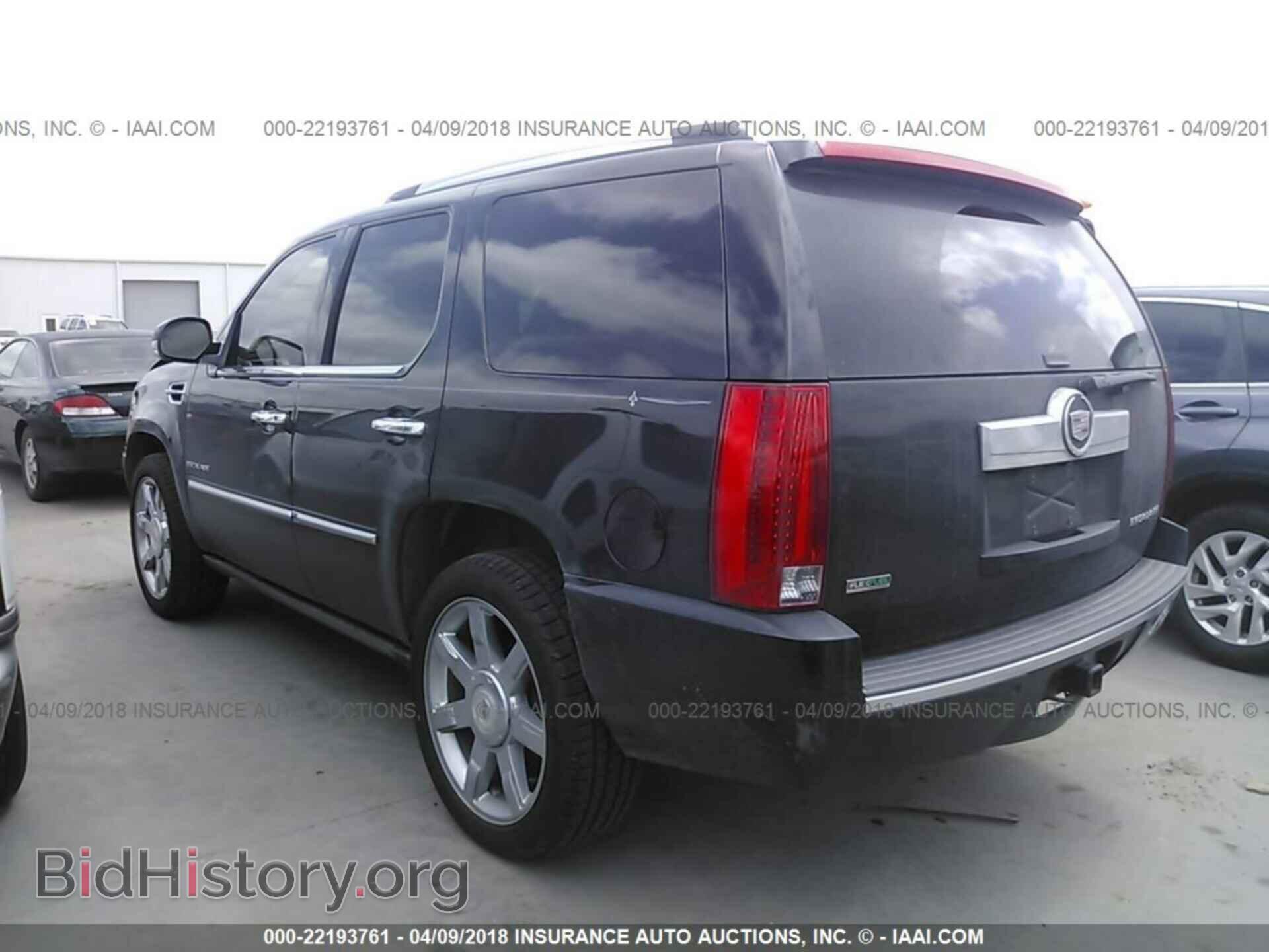 2011 Cadillac Escalade - VIN: 1GYS4CEF9BR121582 - Фото 3