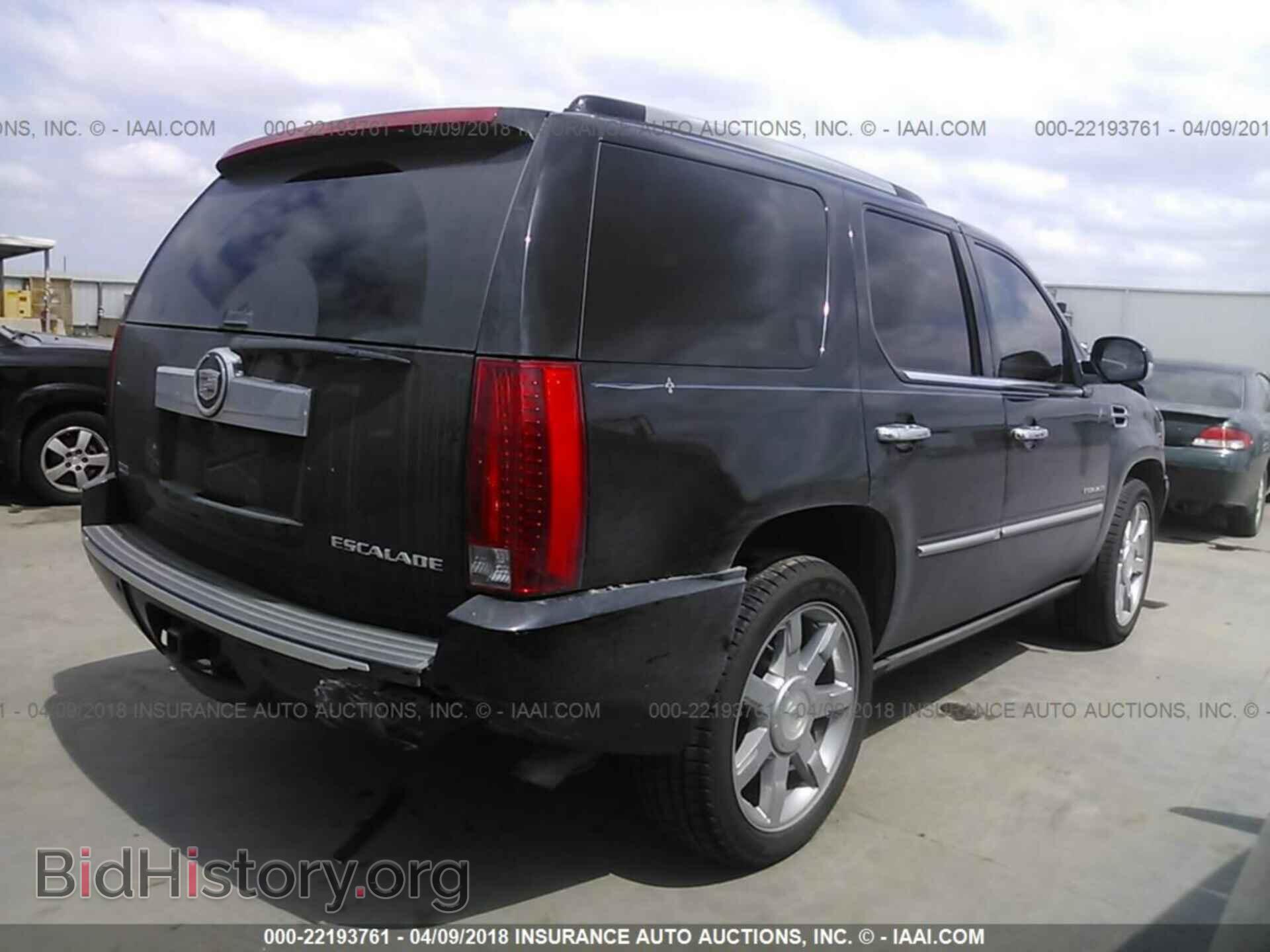 2011 Cadillac Escalade - VIN: 1GYS4CEF9BR121582 - Фото 4