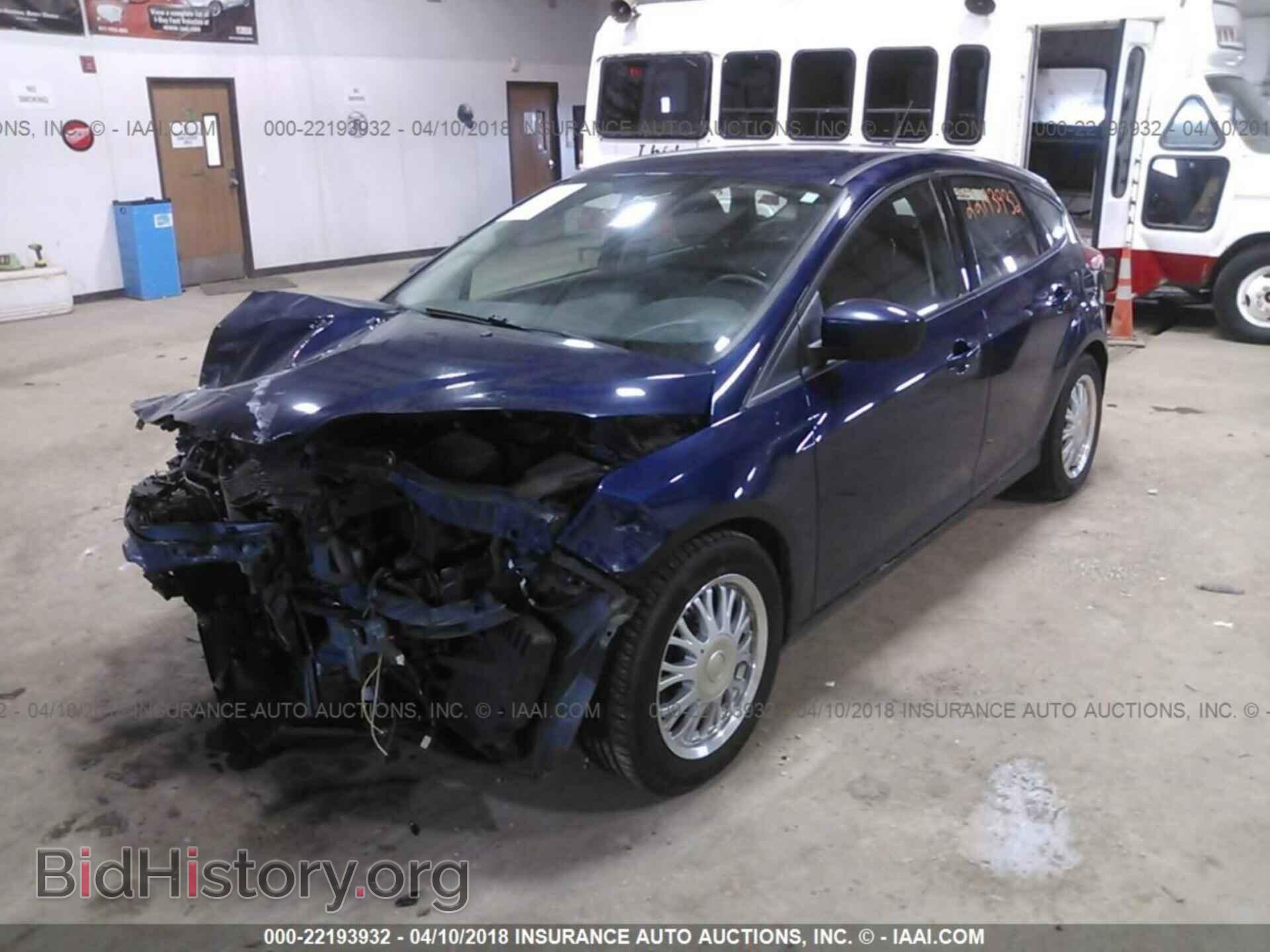2012 Ford Focus - VIN: 1FAHP3K24CL134792 - Photo 2