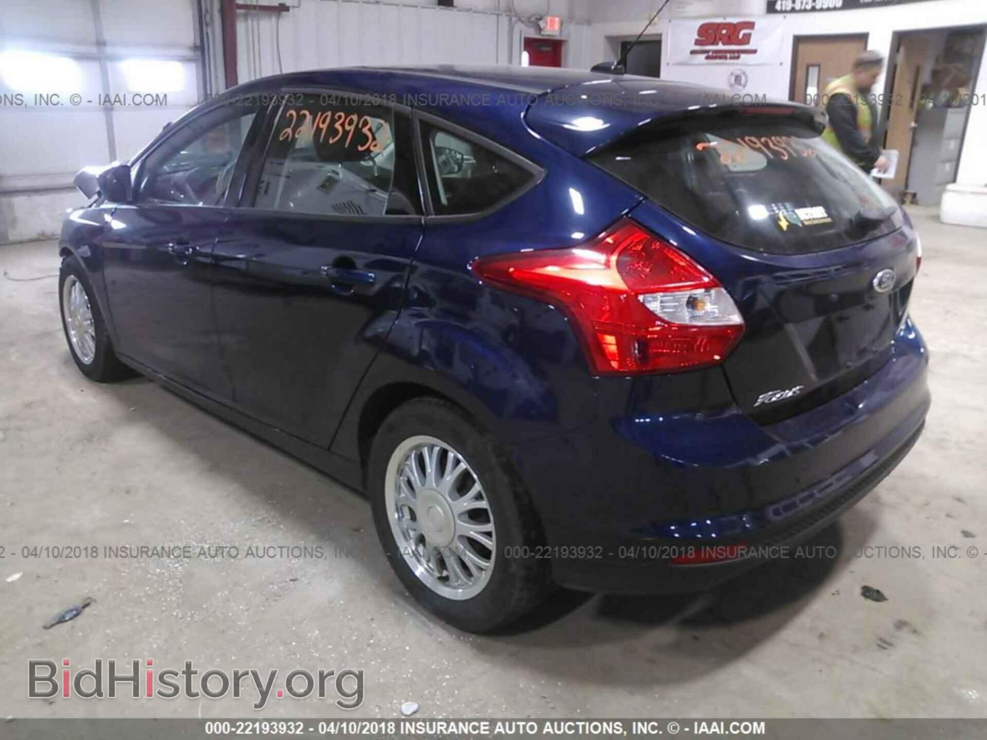 2012 Ford Focus - VIN: 1FAHP3K24CL134792 - Photo 3