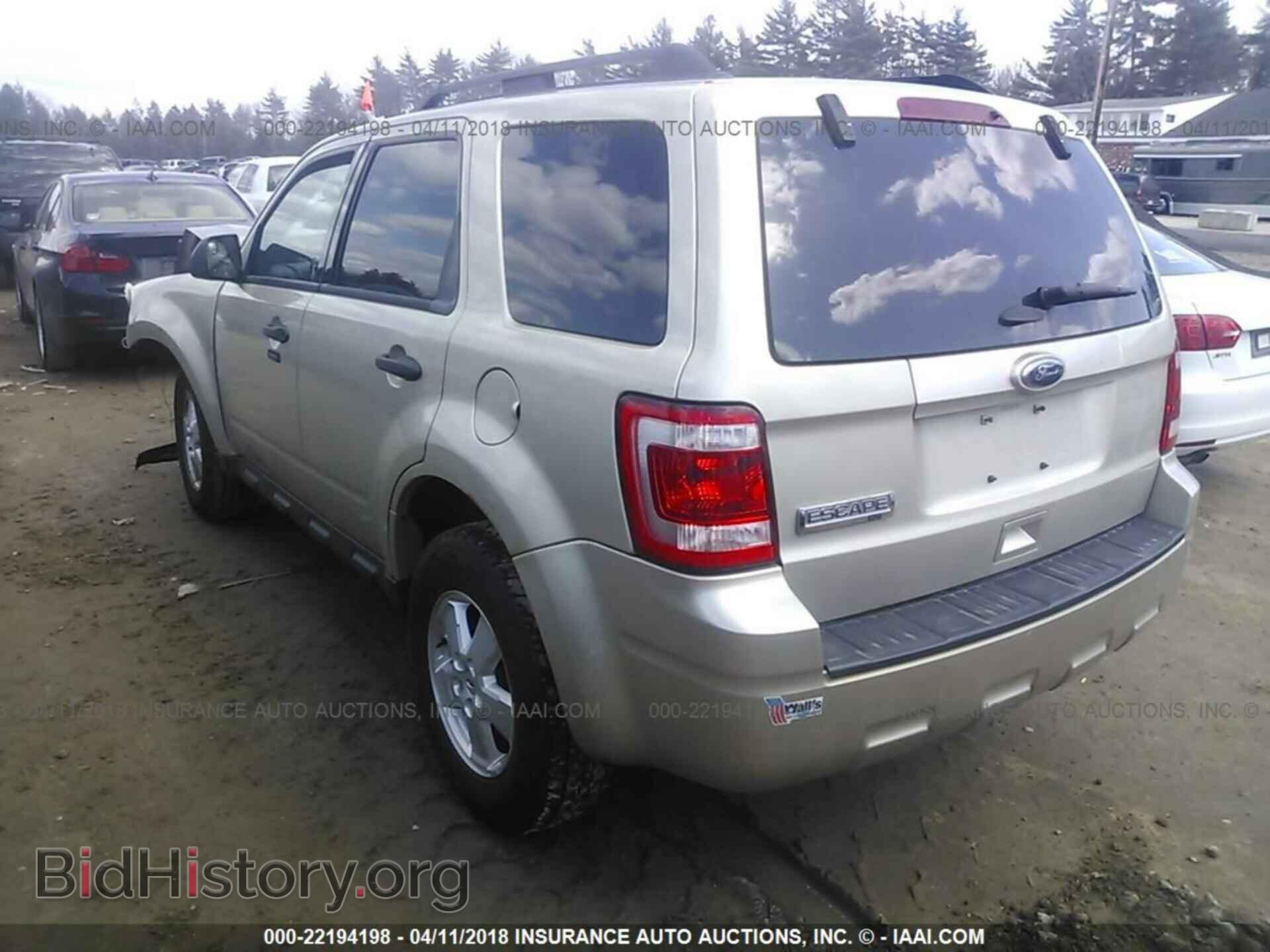 2011 Ford Escape - VIN: 1FMCU0D79BKB35361 - Photo 3