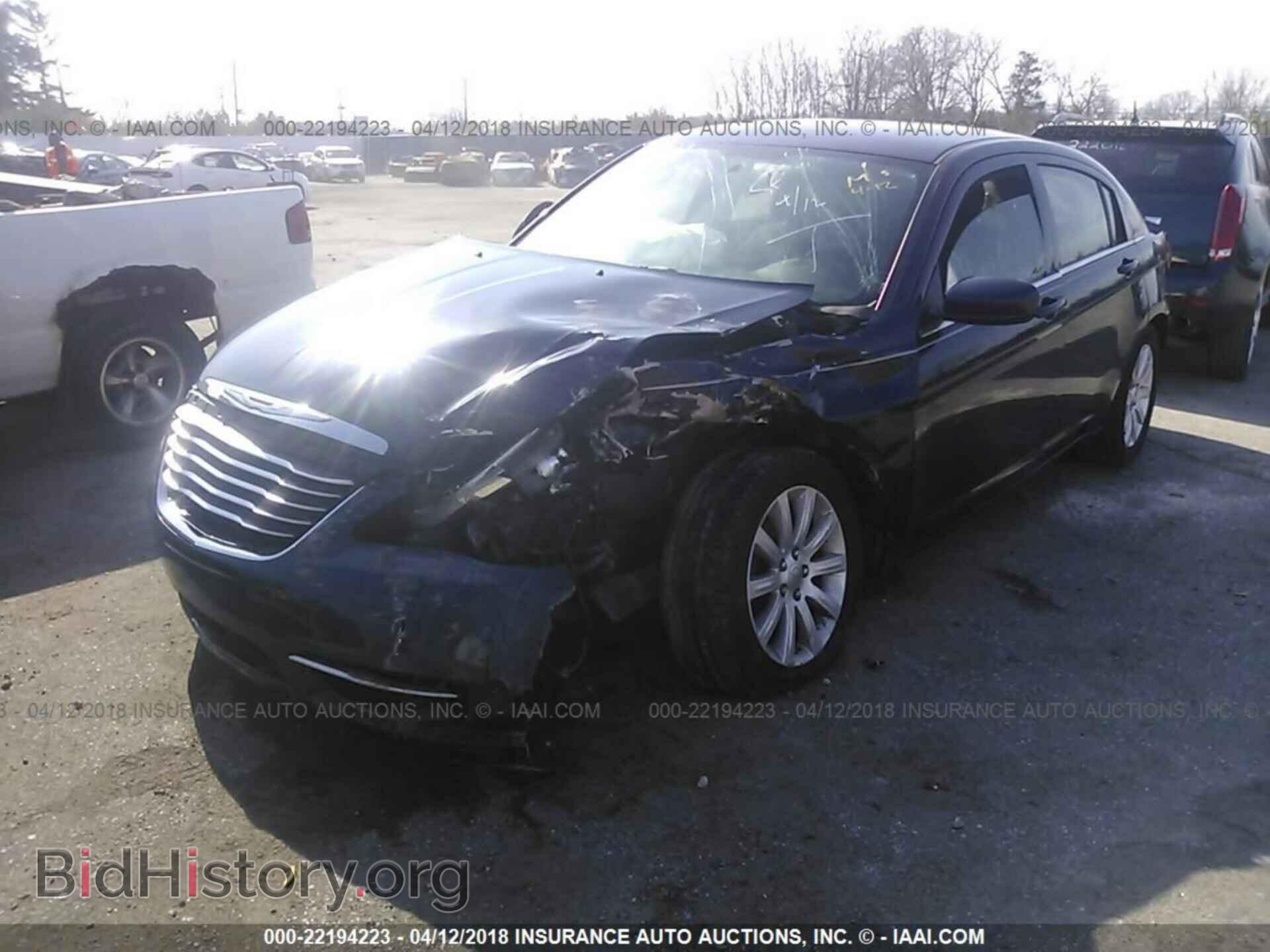 2014 Chrysler 200 - VIN: 1C3CCBBB6EN100942 - Photo 2