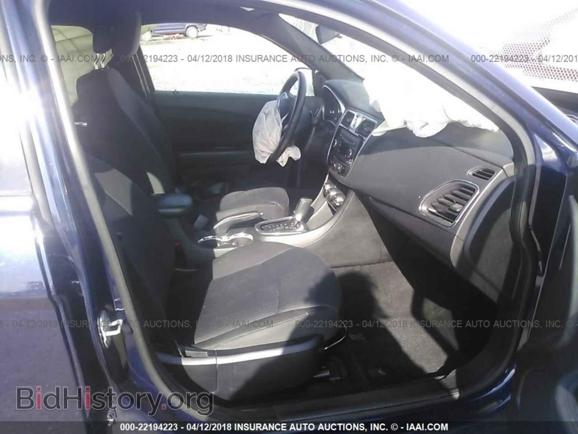 2014 Chrysler 200 - VIN: 1C3CCBBB6EN100942 - Photo 5