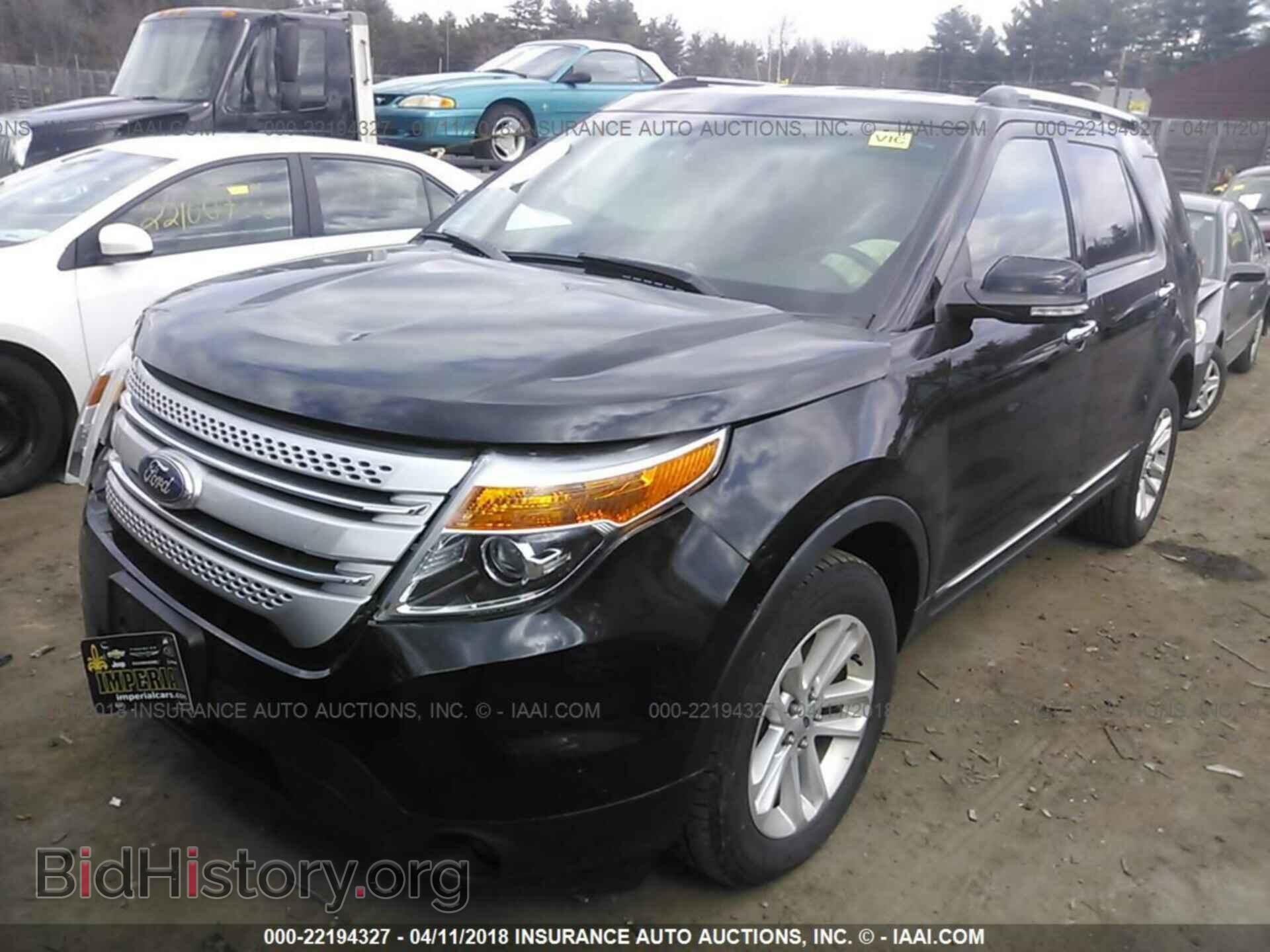 2014 Ford Explorer - VIN: 1FM5K8D82EGB38132 - Фото 2