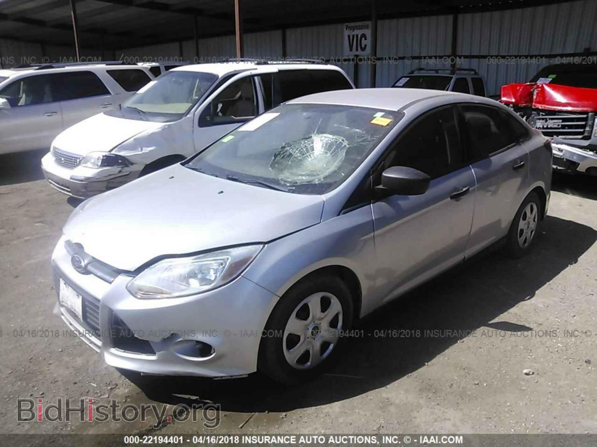 2014 Ford Focus - VIN: 1FADP3E2XEL103799 - Photo 2