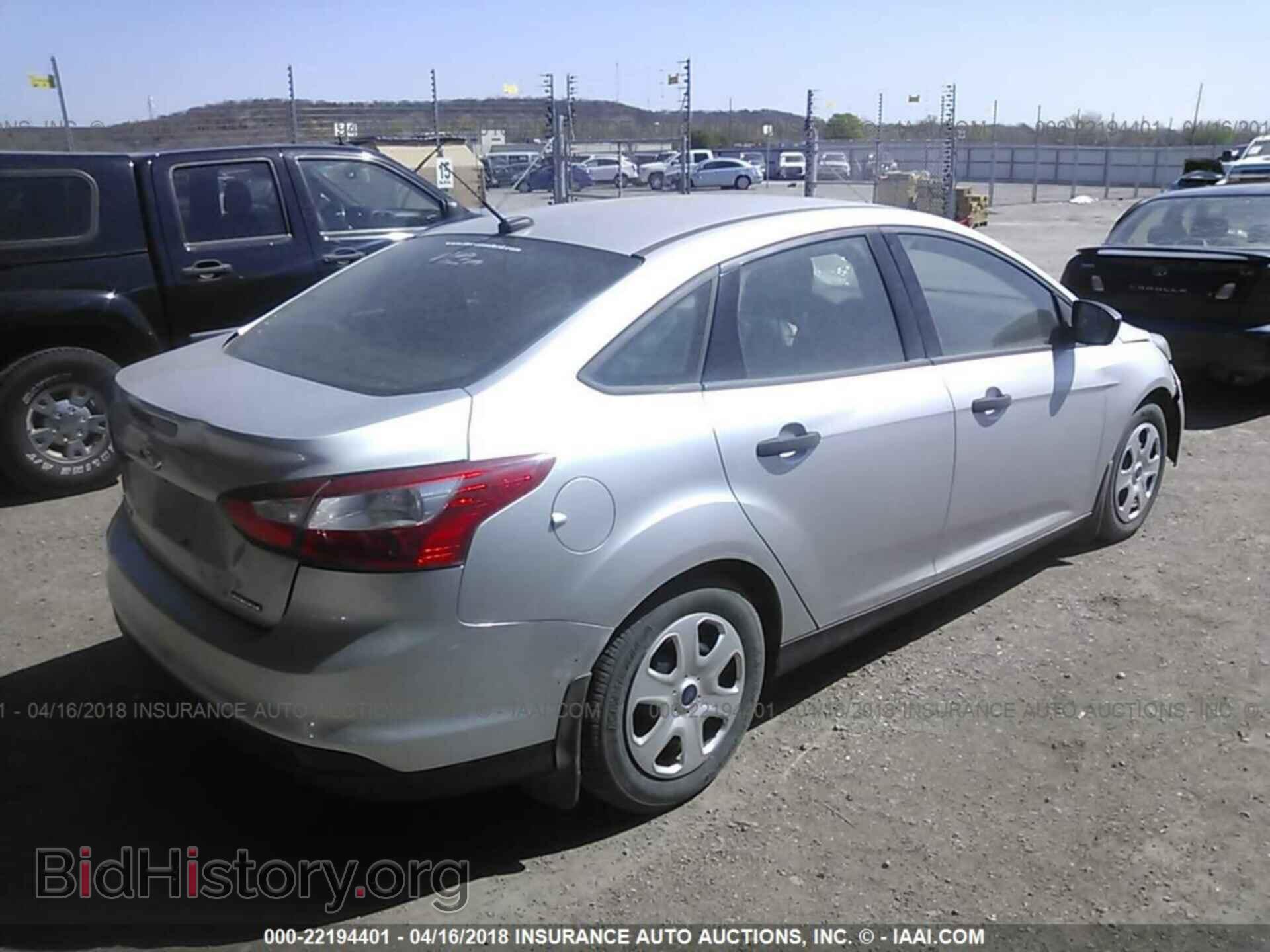 2014 Ford Focus - VIN: 1FADP3E2XEL103799 - Photo 4