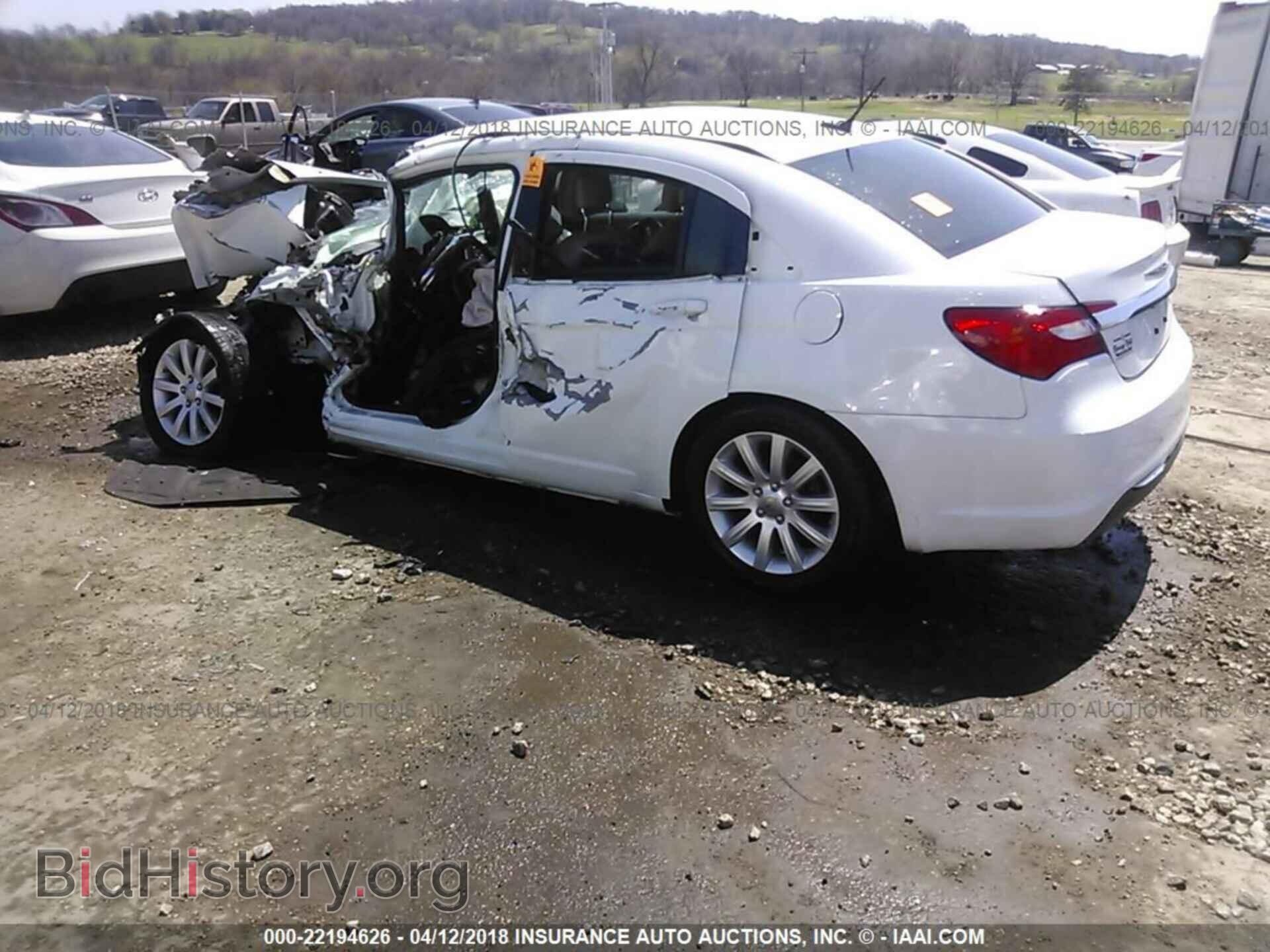2013 Chrysler 200 - VIN: 1C3CCBBB9DN593224 - Фото 3