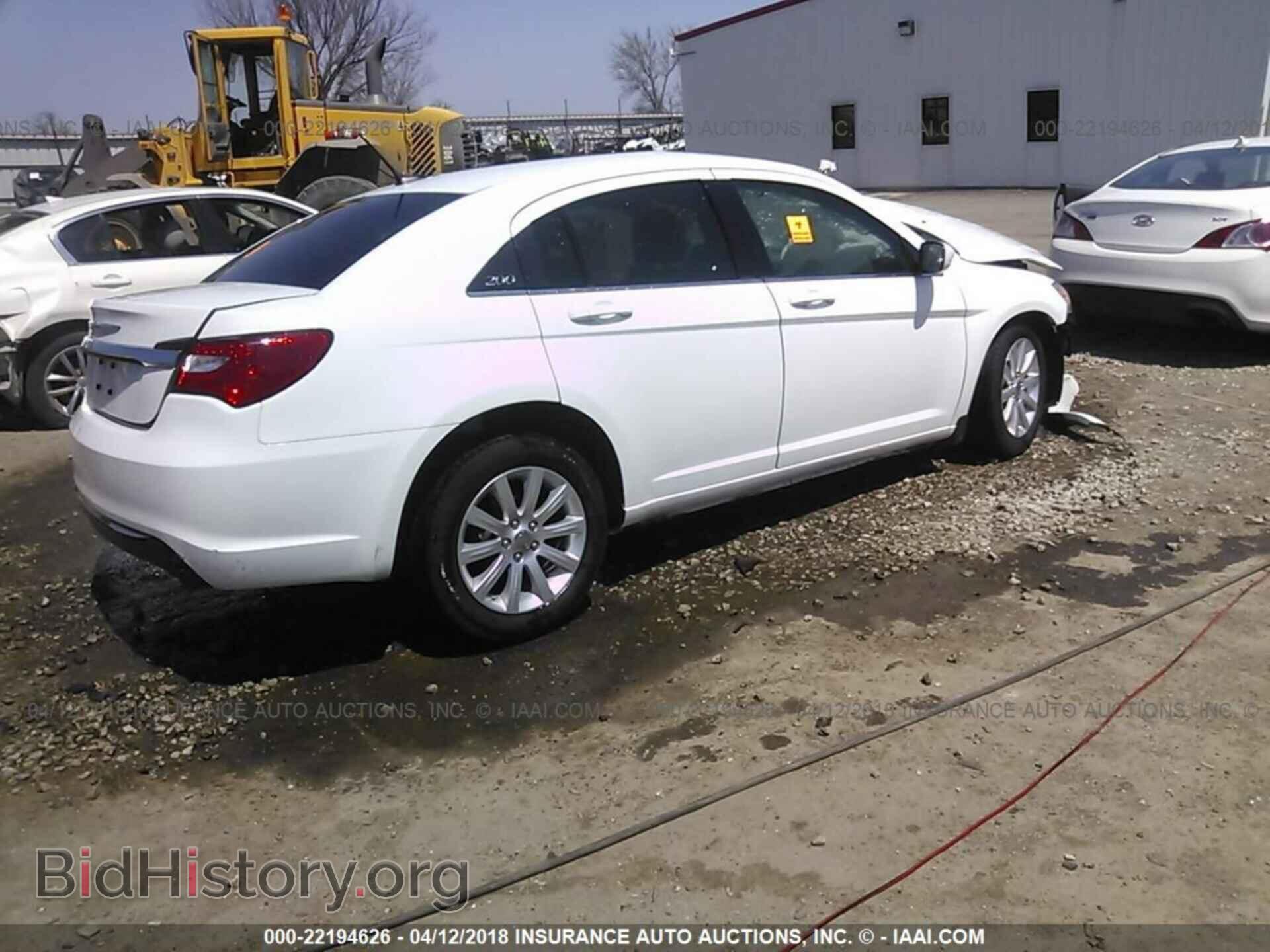 2013 Chrysler 200 - VIN: 1C3CCBBB9DN593224 - Фото 4