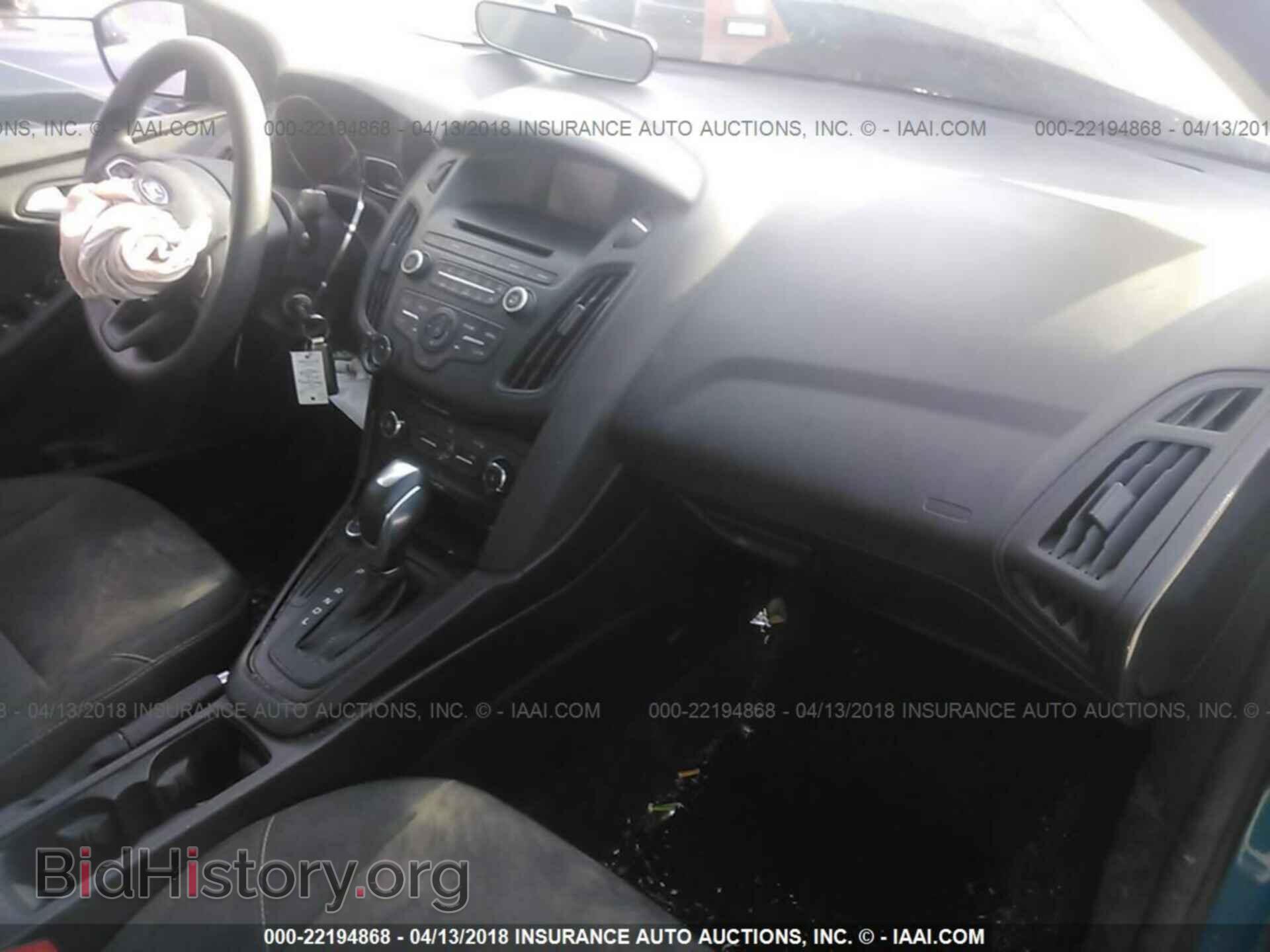 2016 Ford Focus - VIN: 1FADP3F23GL207908 - Photo 5