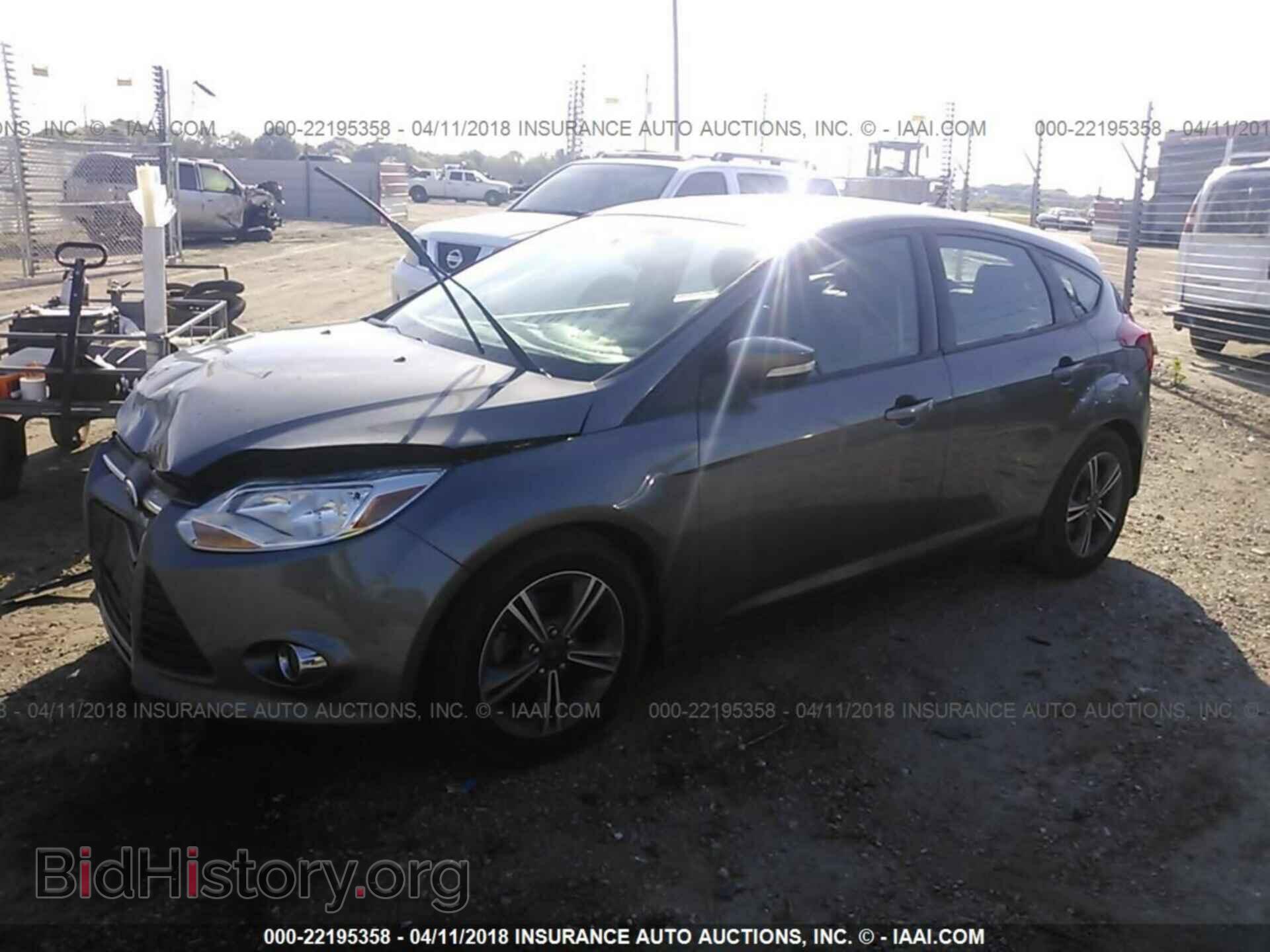 2014 Ford Focus - VIN: 1FADP3K24EL396068 - Фото 2