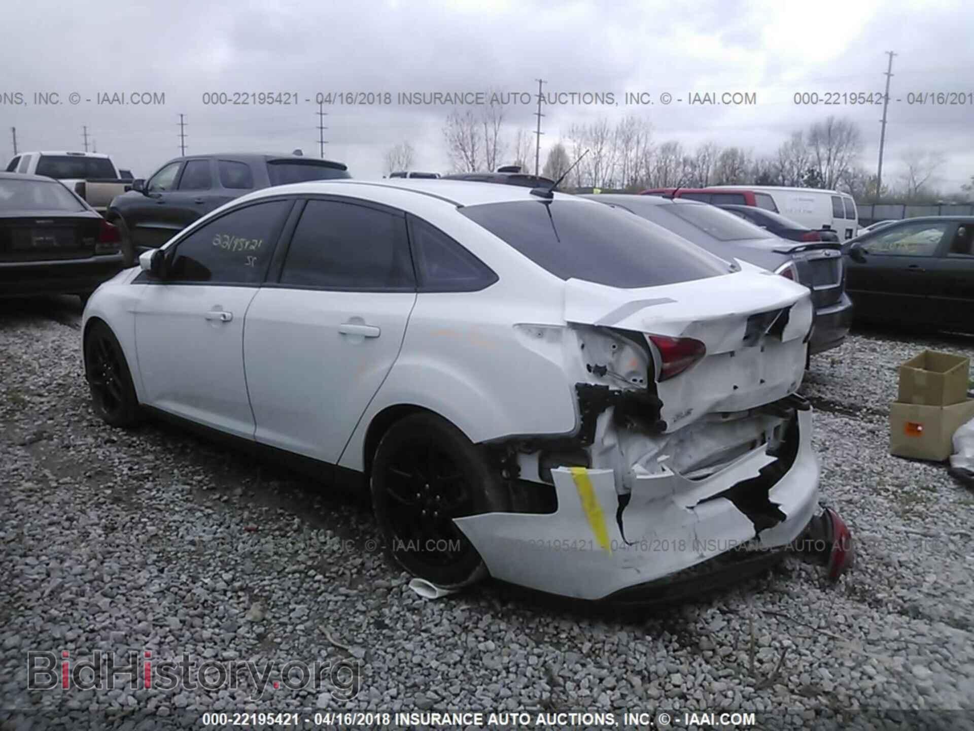 2016 Ford Focus - VIN: 1FADP3FE1GL211885 - Фото 3