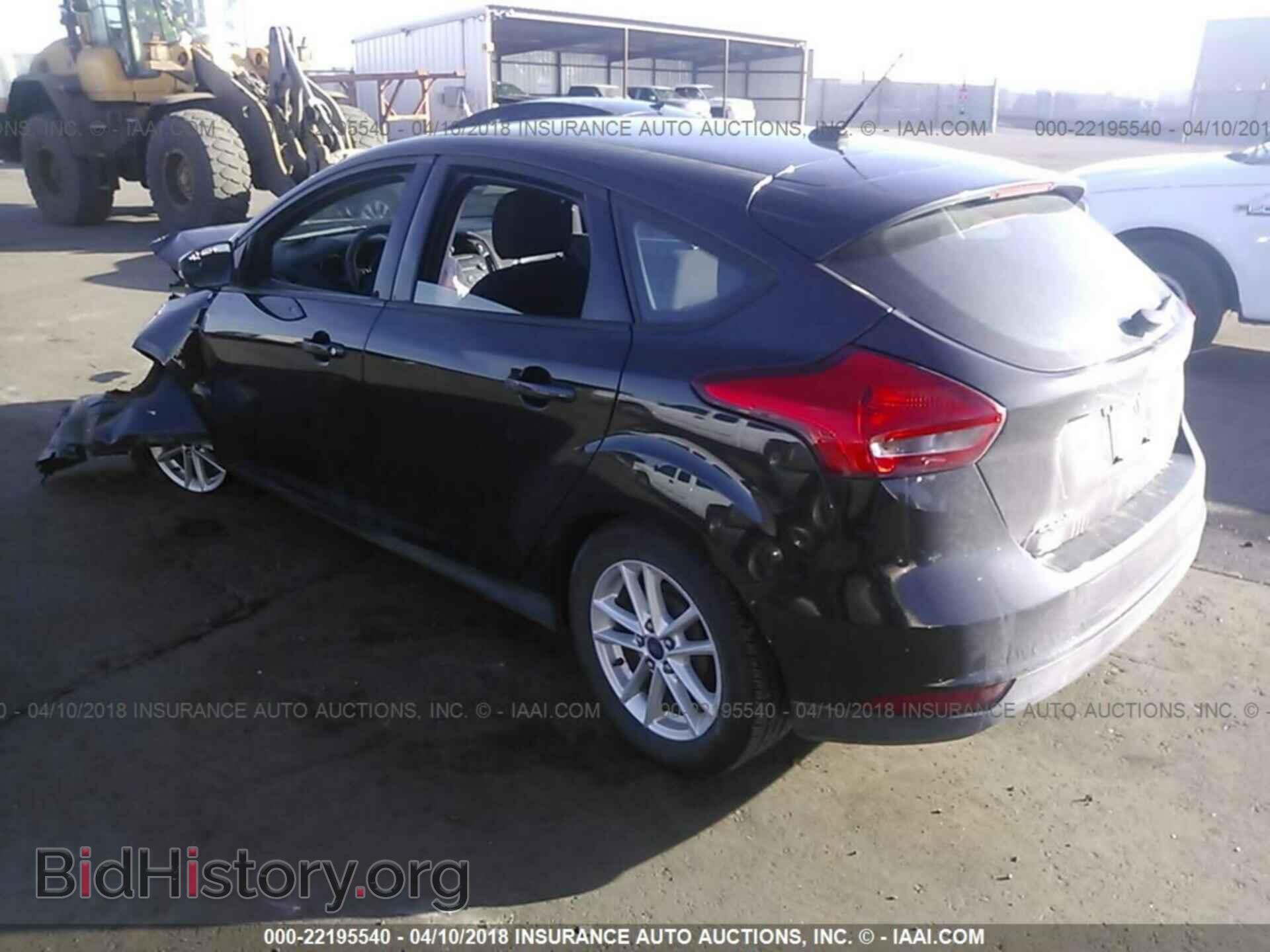 2015 Ford Focus - VIN: 1FADP3K29FL319987 - Photo 3