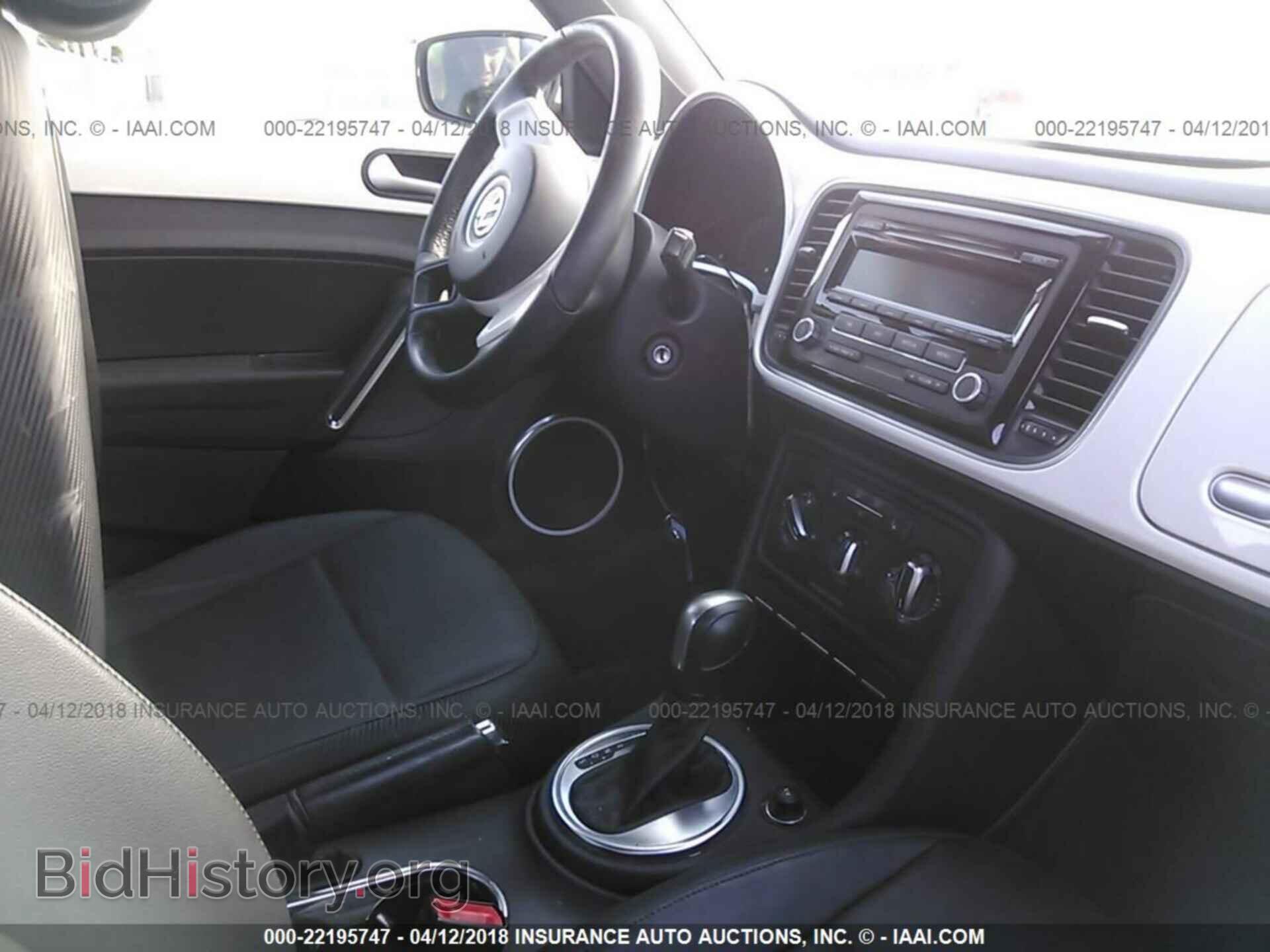 2012 Volkswagen Beetle - VIN: 3VWJP7AT0CM656554 - Фото 5