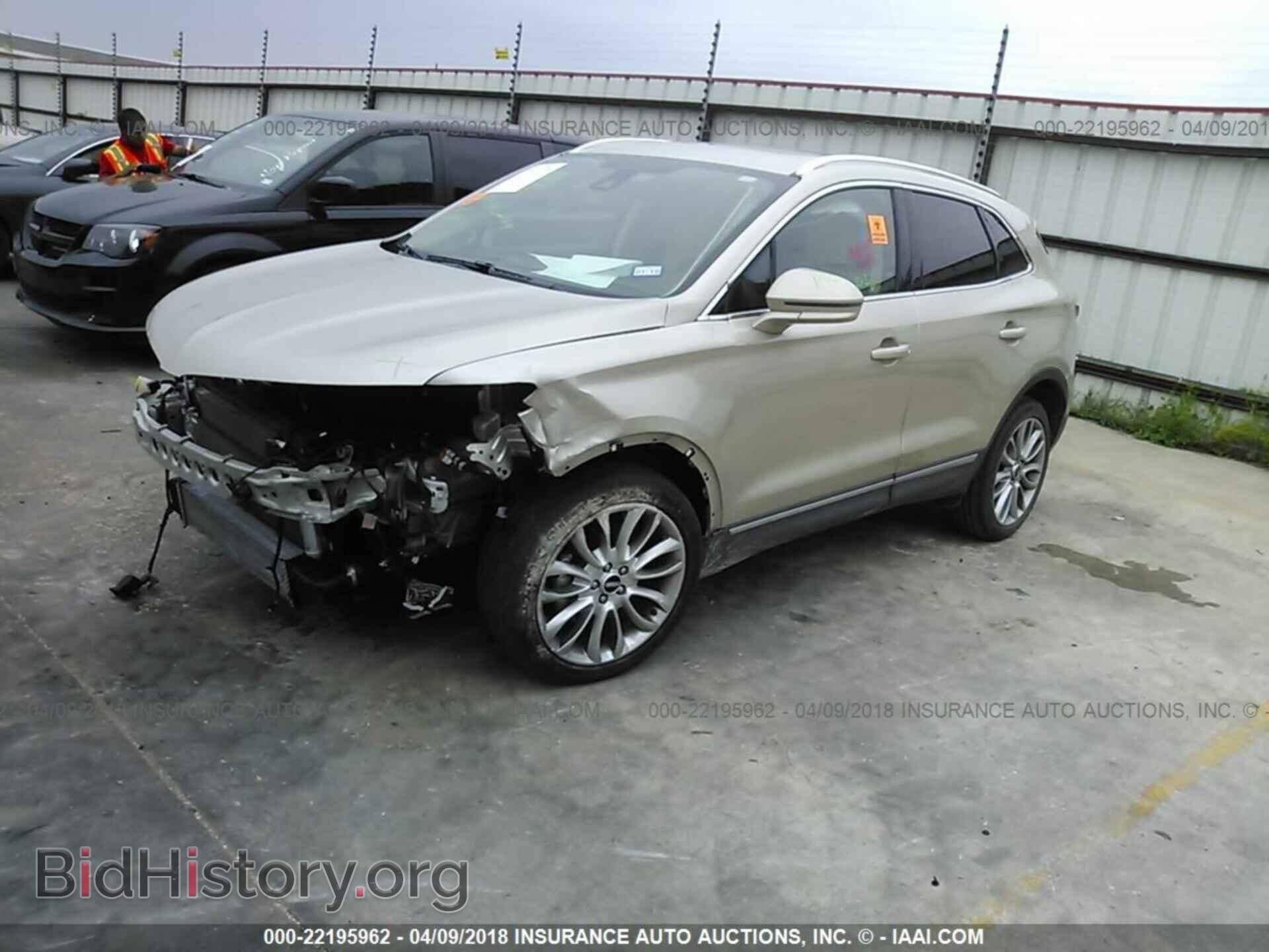 2017 Lincoln Mkc - VIN: 5LMCJ3C97HUL50907 - Photo 2