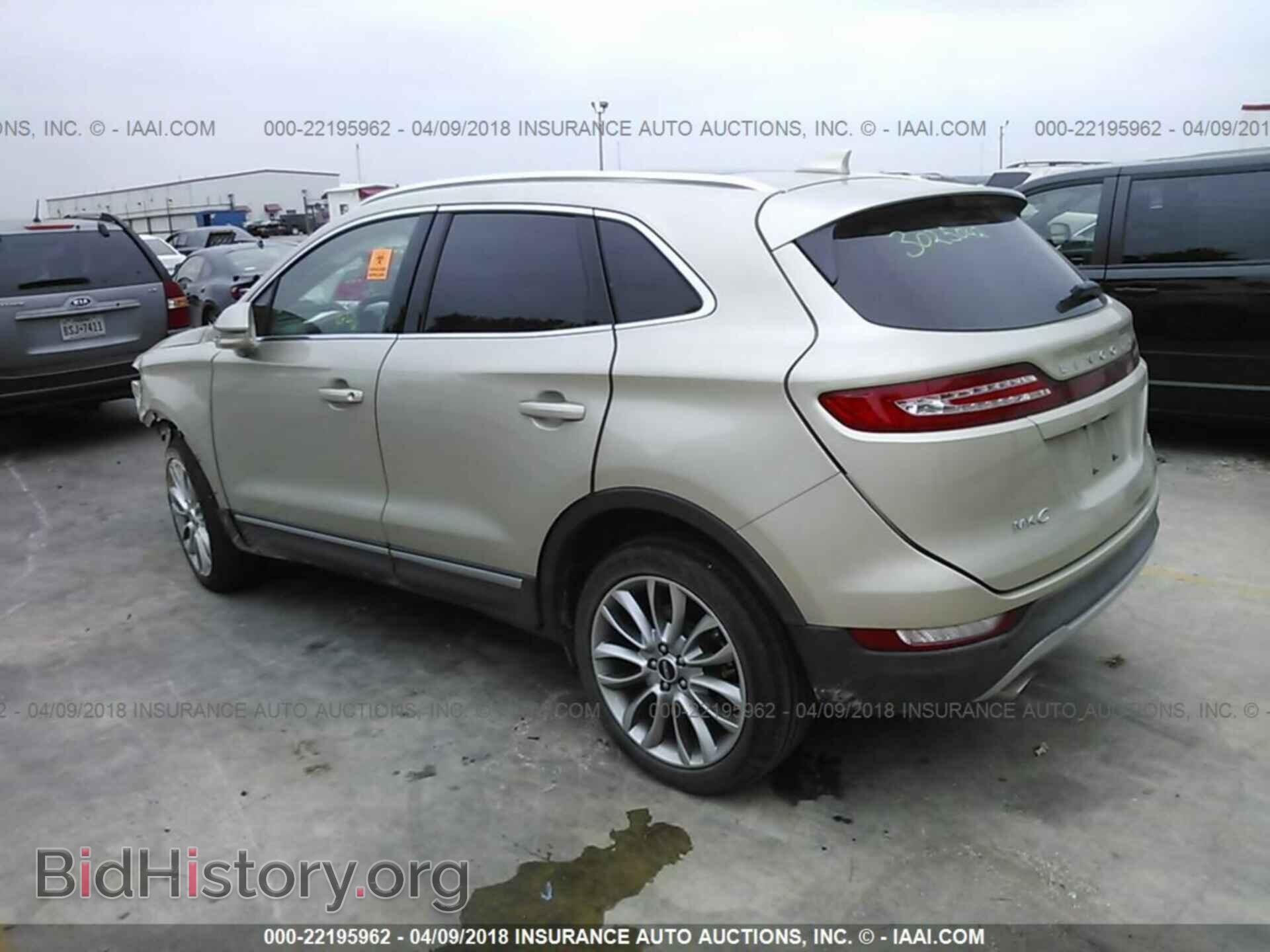 2017 Lincoln Mkc - VIN: 5LMCJ3C97HUL50907 - Photo 3