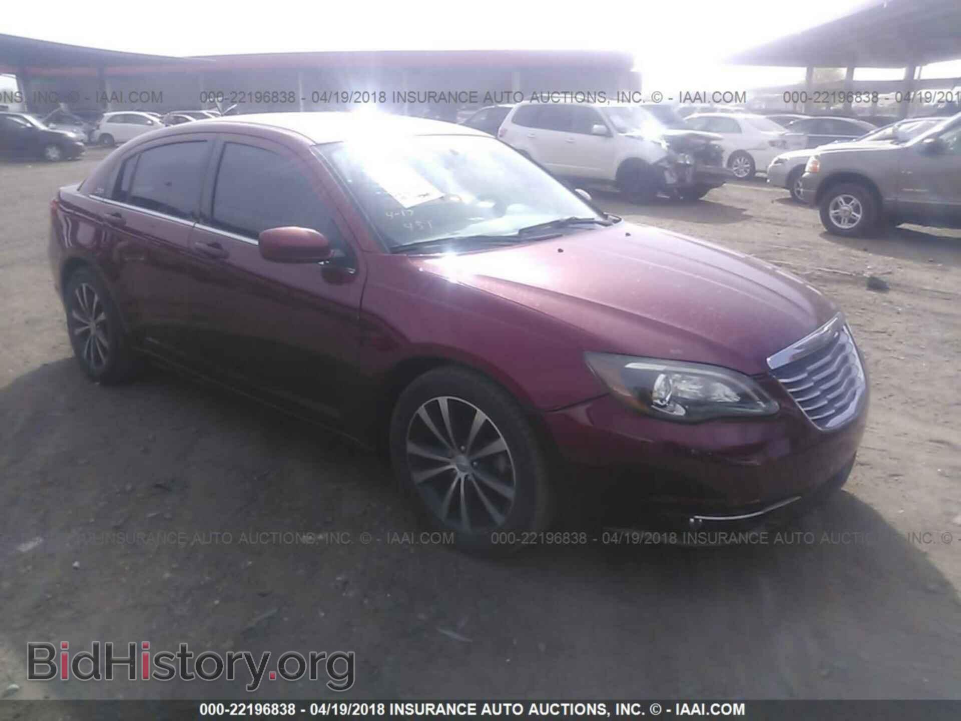 Photo 1C3CCBCG8DN689033 - Chrysler 200 2013