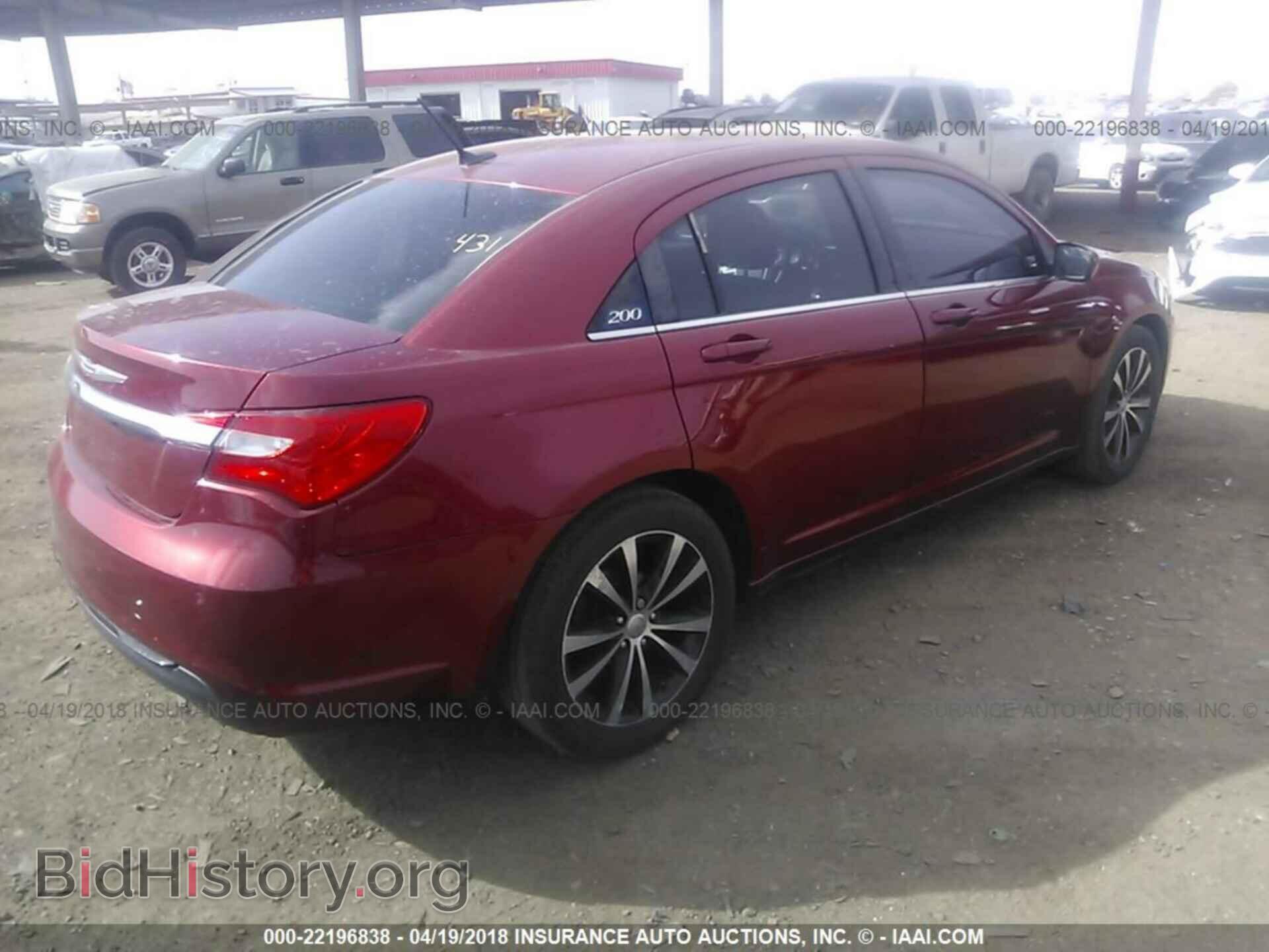 2013 Chrysler 200 - VIN: 1C3CCBCG8DN689033 - Photo 4