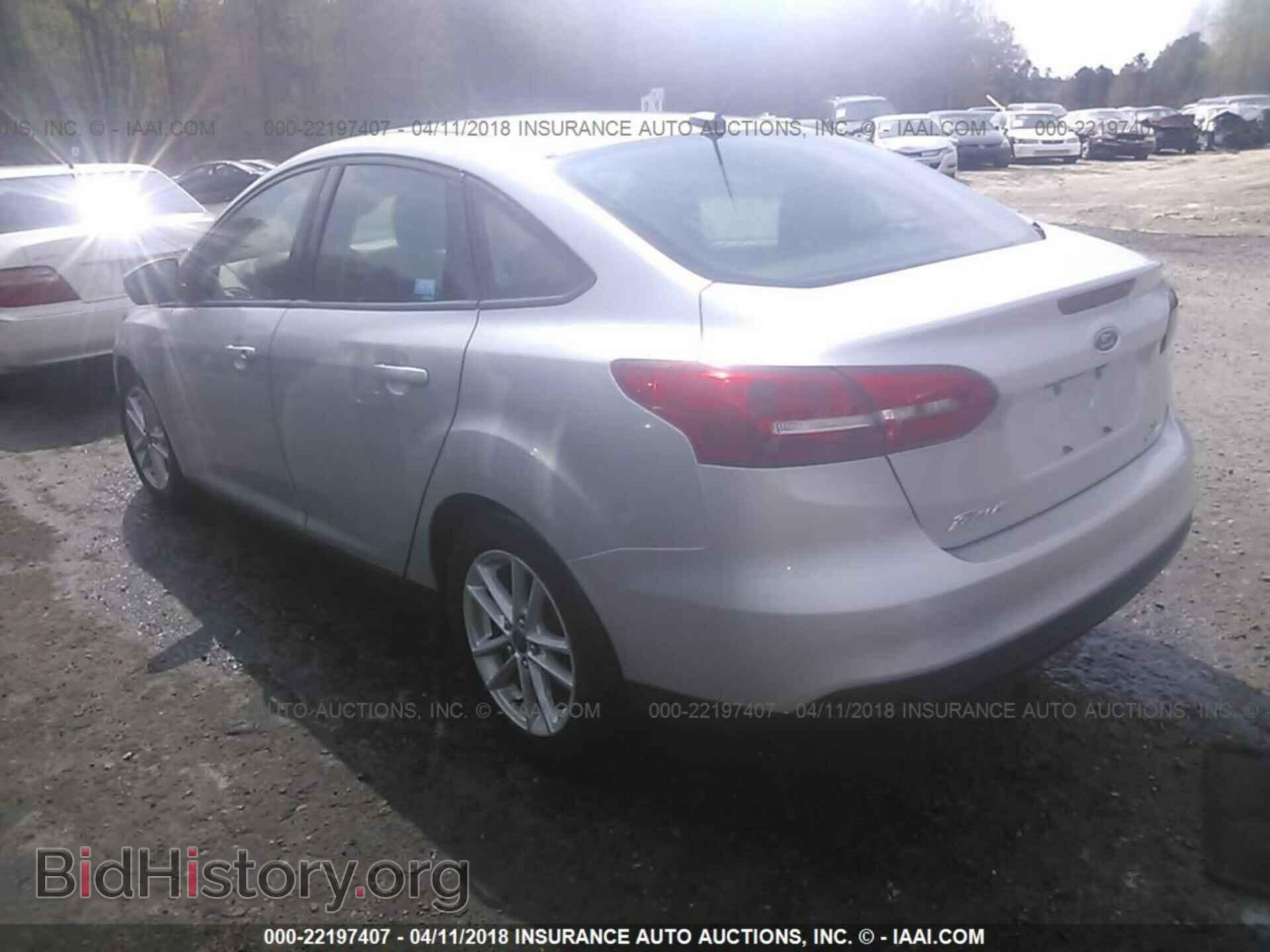 2016 Ford Focus - VIN: 1FADP3F27GL249059 - Фото 3