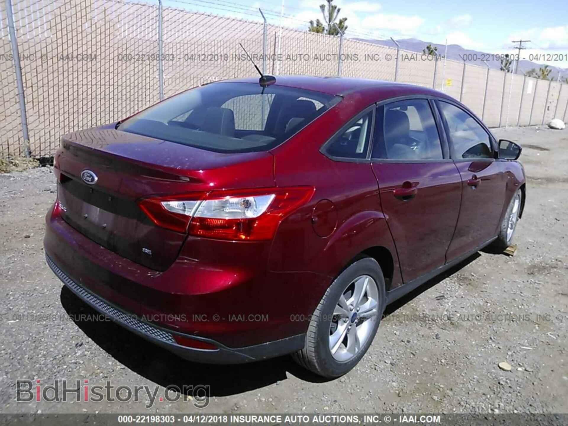 2014 Ford Focus - VIN: 1FADP3F29EL294775 - Photo 4