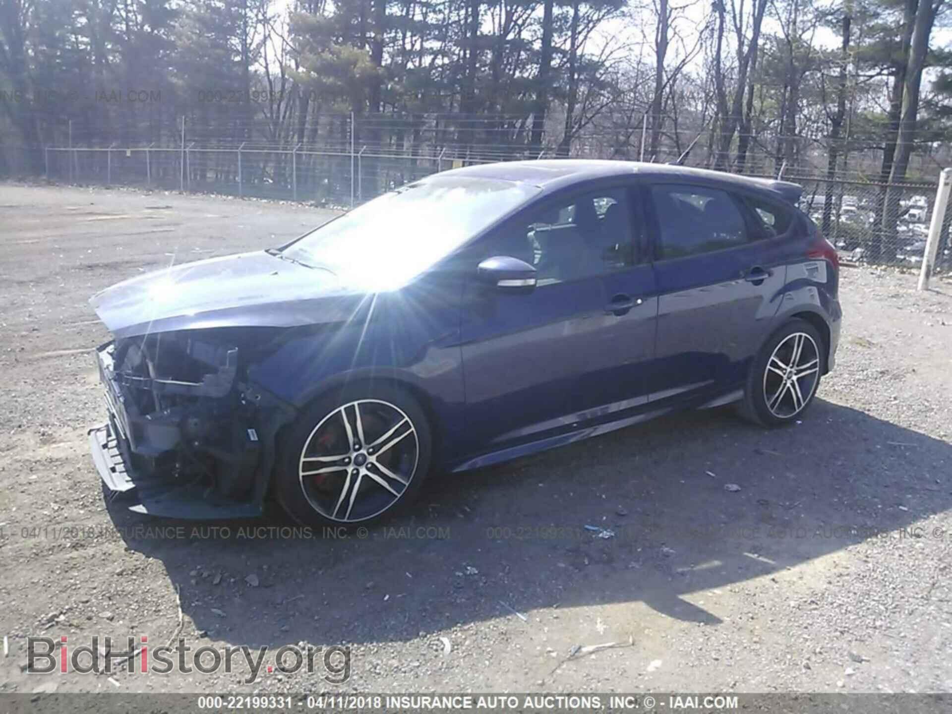 2017 Ford Focus - VIN: 1FADP3L99HL253018 - Photo 2