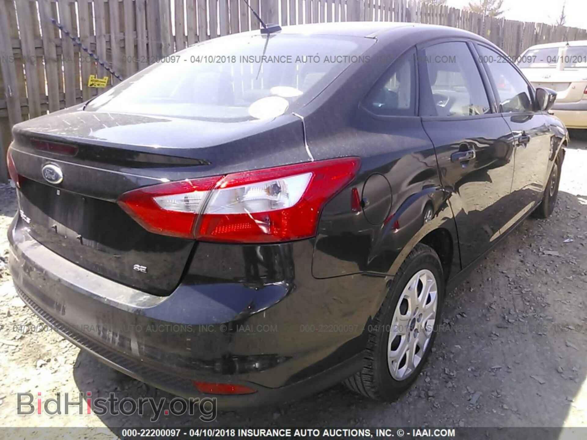 2012 Ford Focus - VIN: 1FAHP3F22CL148569 - Photo 4