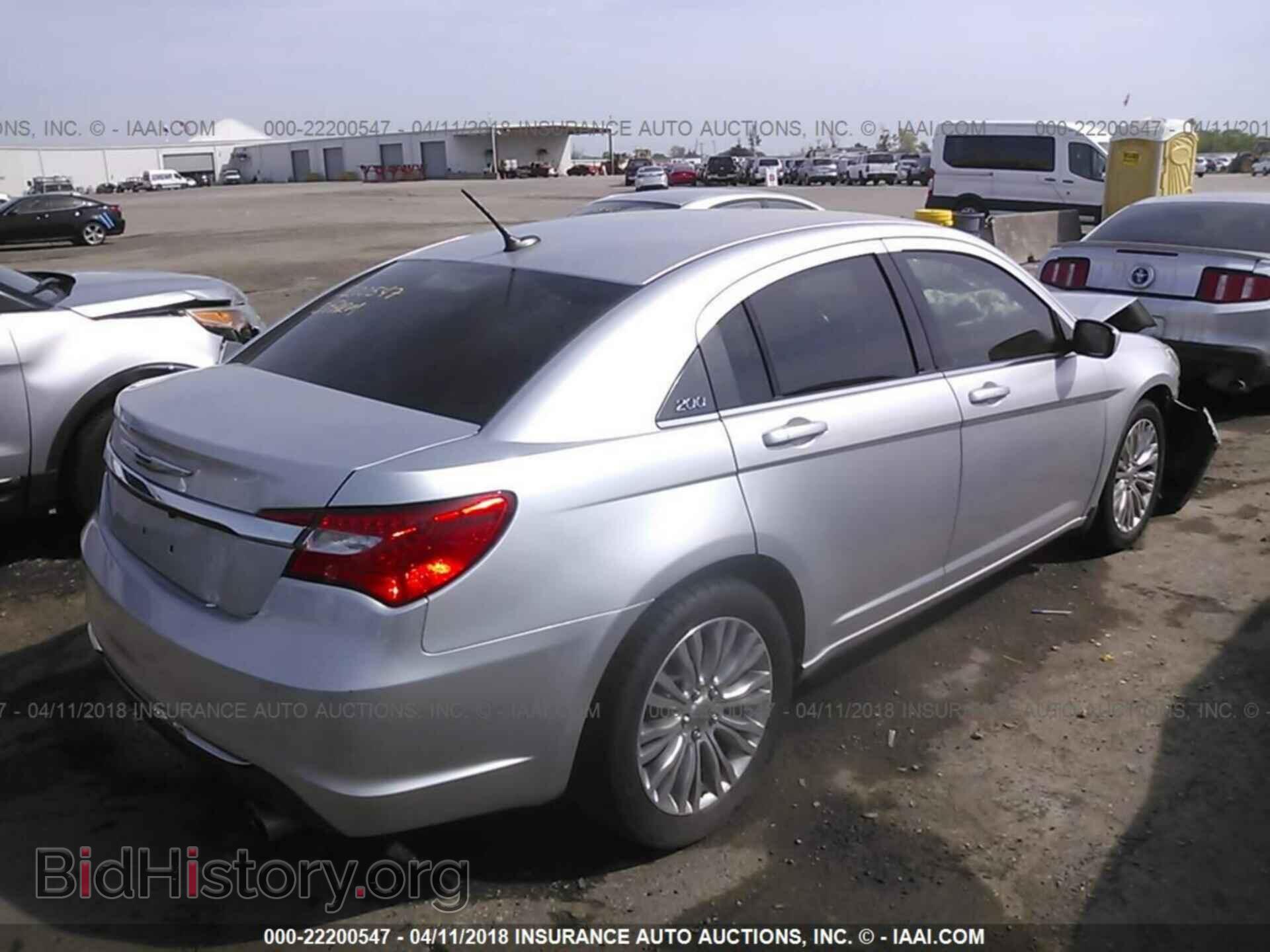 2012 Chrysler 200 - VIN: 1C3CCBAB0CN262385 - Фото 4