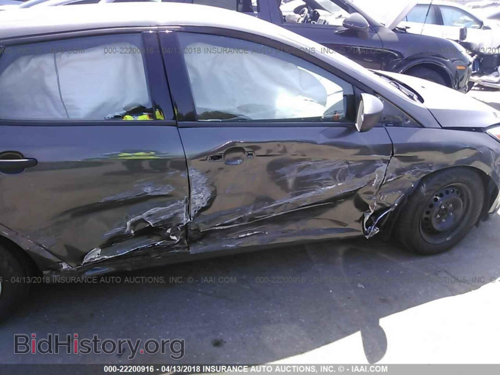 2016 Ford Focus - VIN: 1FADP3E28GL216170 - Photo 6