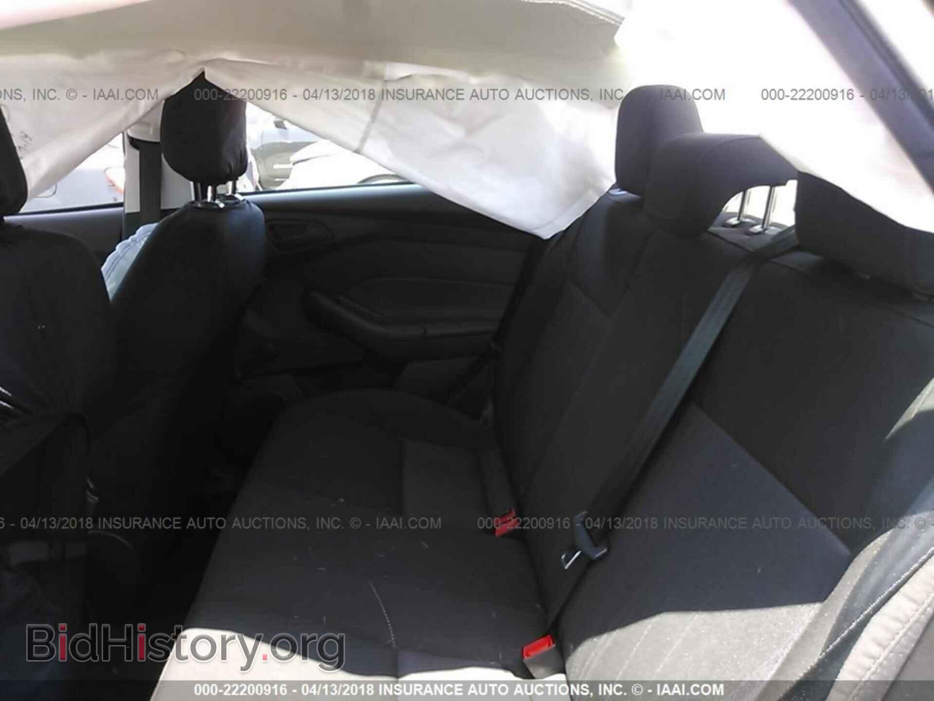 2016 Ford Focus - VIN: 1FADP3E28GL216170 - Photo 8