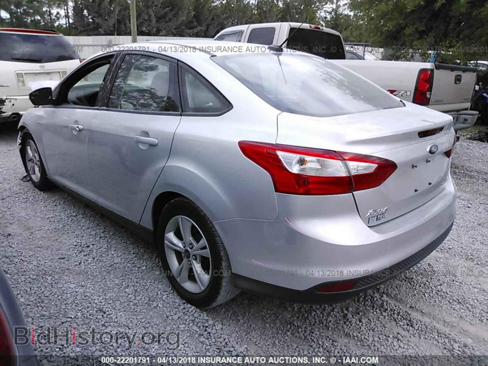 2014 Ford Focus - VIN: 1FADP3F21EL256120 - Photo 3