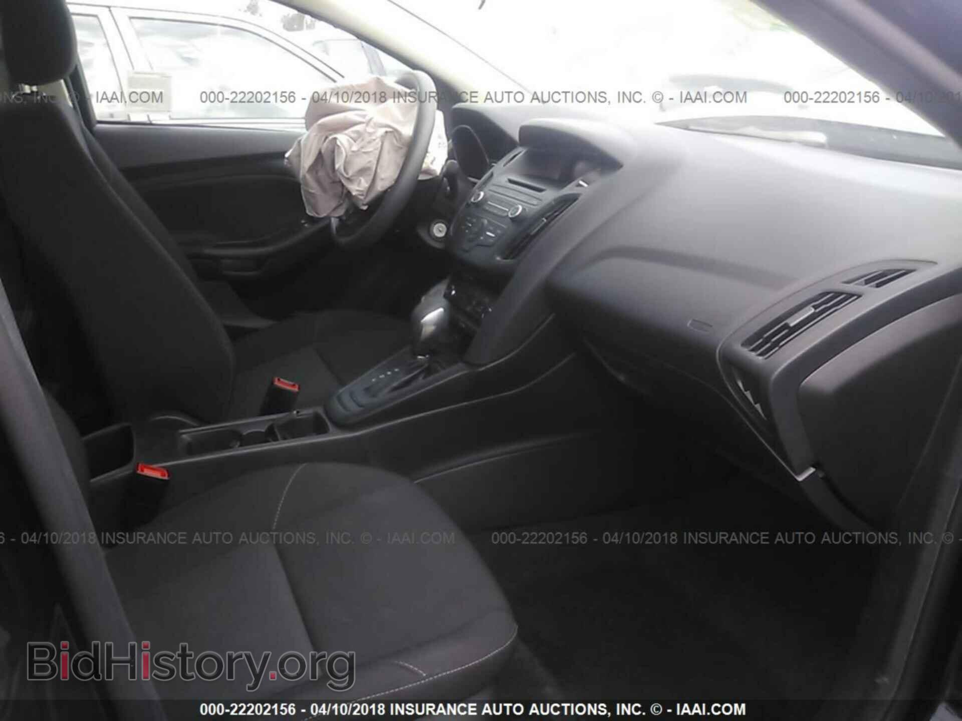 2017 Ford Focus - VIN: 1FADP3E24HL246039 - Photo 5