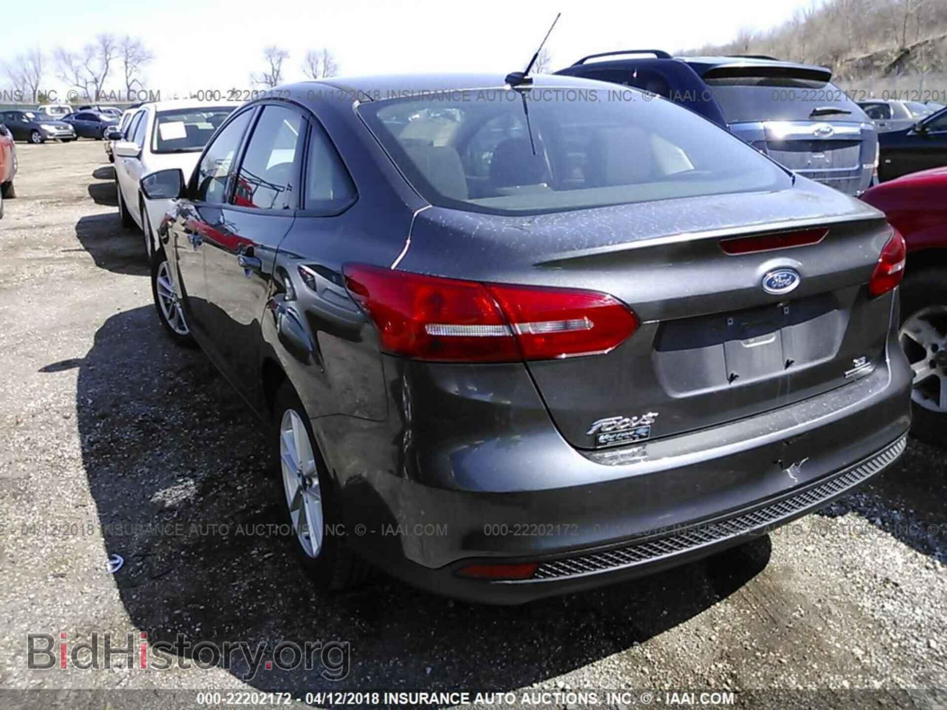 2015 Ford Focus - VIN: 1FADP3F2XFL239284 - Photo 3