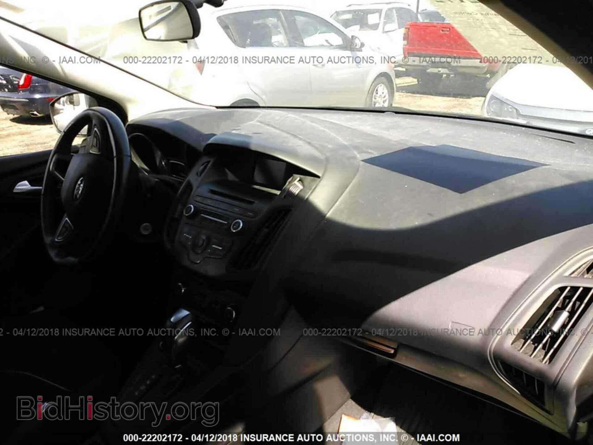 2015 Ford Focus - VIN: 1FADP3F2XFL239284 - Photo 5