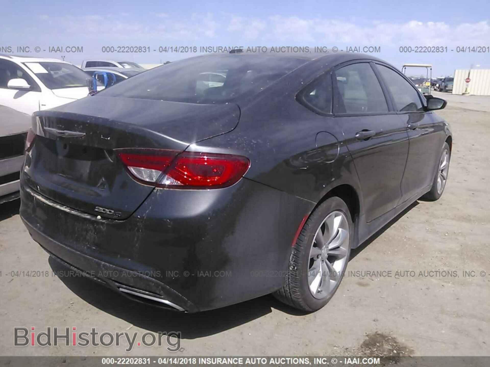 2015 Chrysler 200 - VIN: 1C3CCCBB5FN720222 - Photo 4