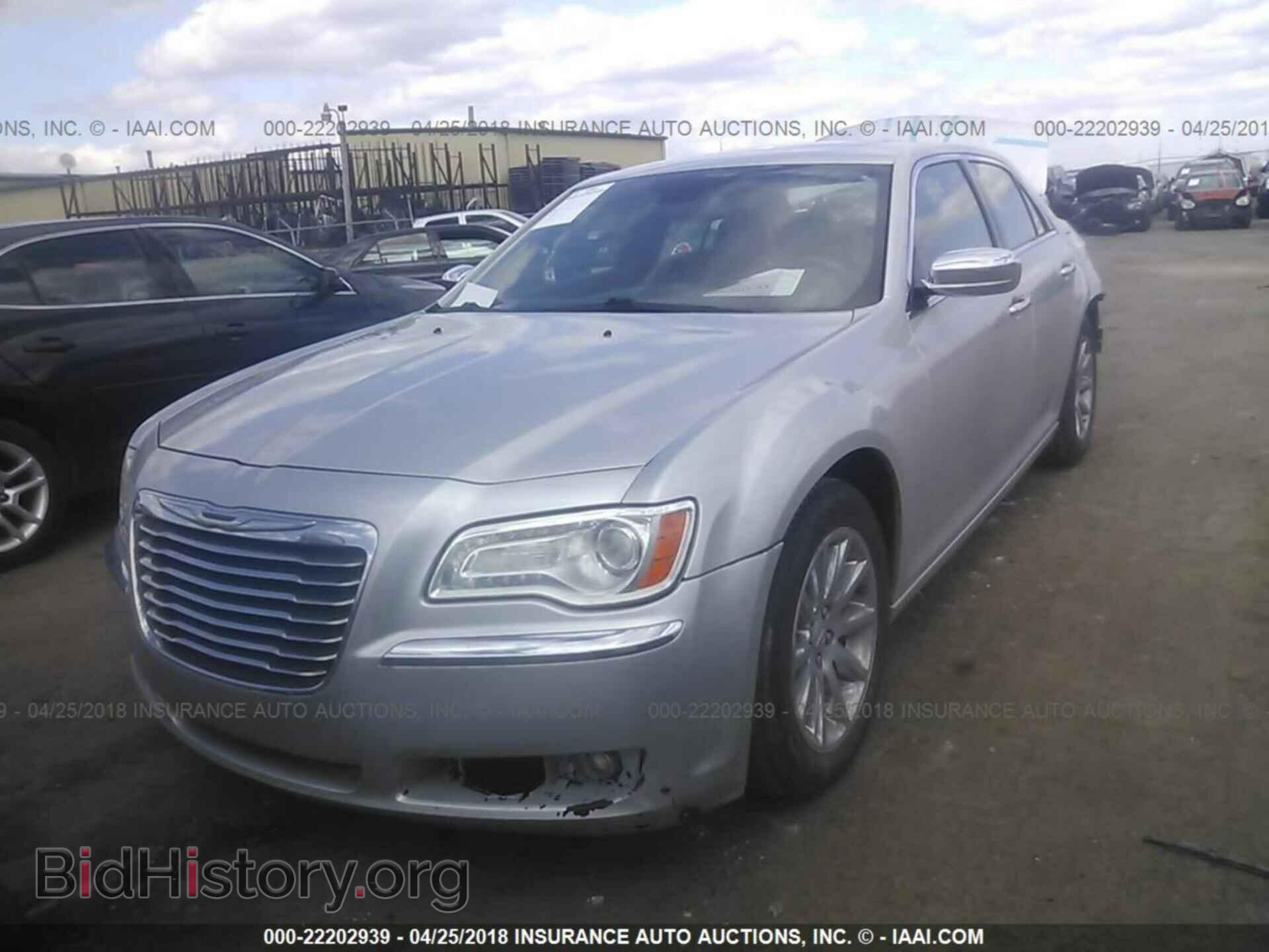 2012 Chrysler 300c - VIN: 2C3CCAET7CH147966 - Фото 2