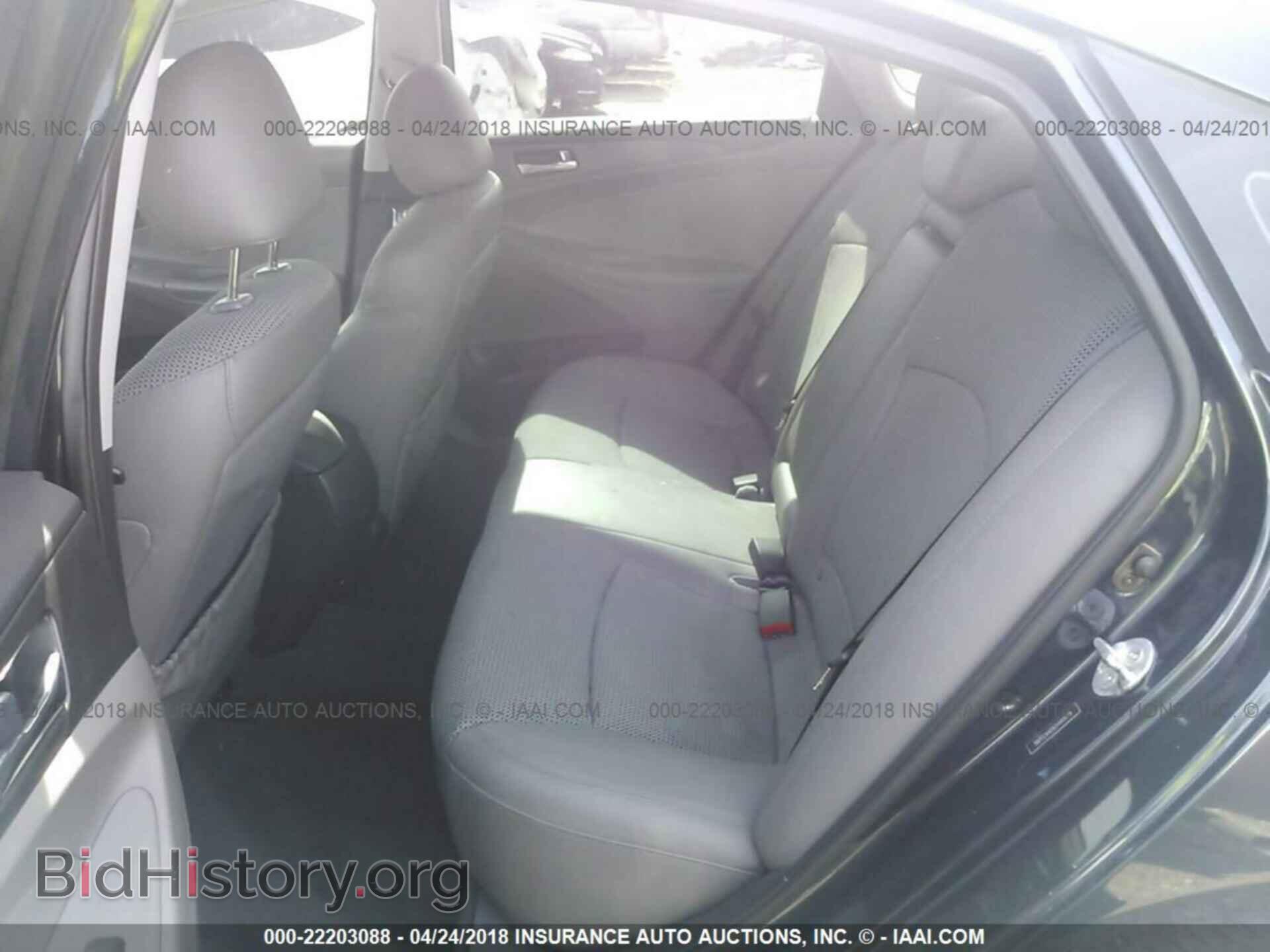 2012 Hyundai Sonata - VIN: 5NPEC4AB9CH449978 - Photo 8