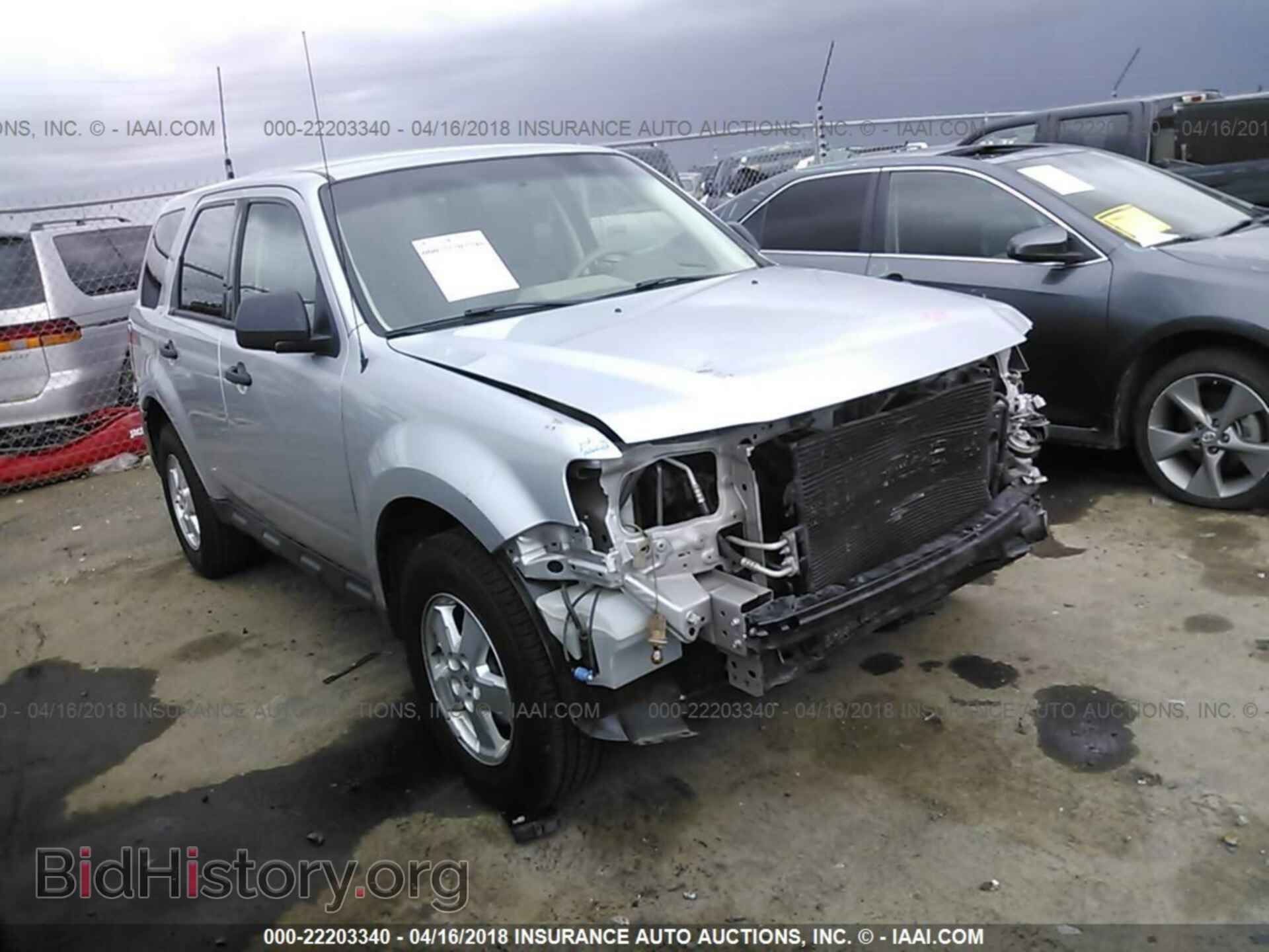 Photo 1FMCU9C70CKB81748 - Ford Escape 2012
