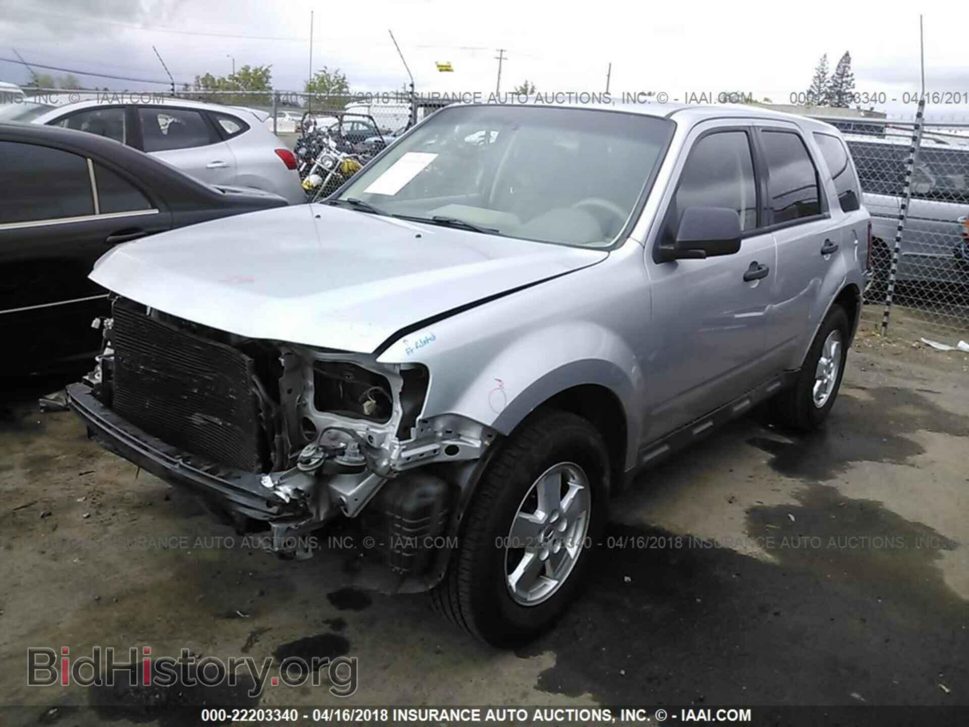 2012 Ford Escape - VIN: 1FMCU9C70CKB81748 - Фото 2