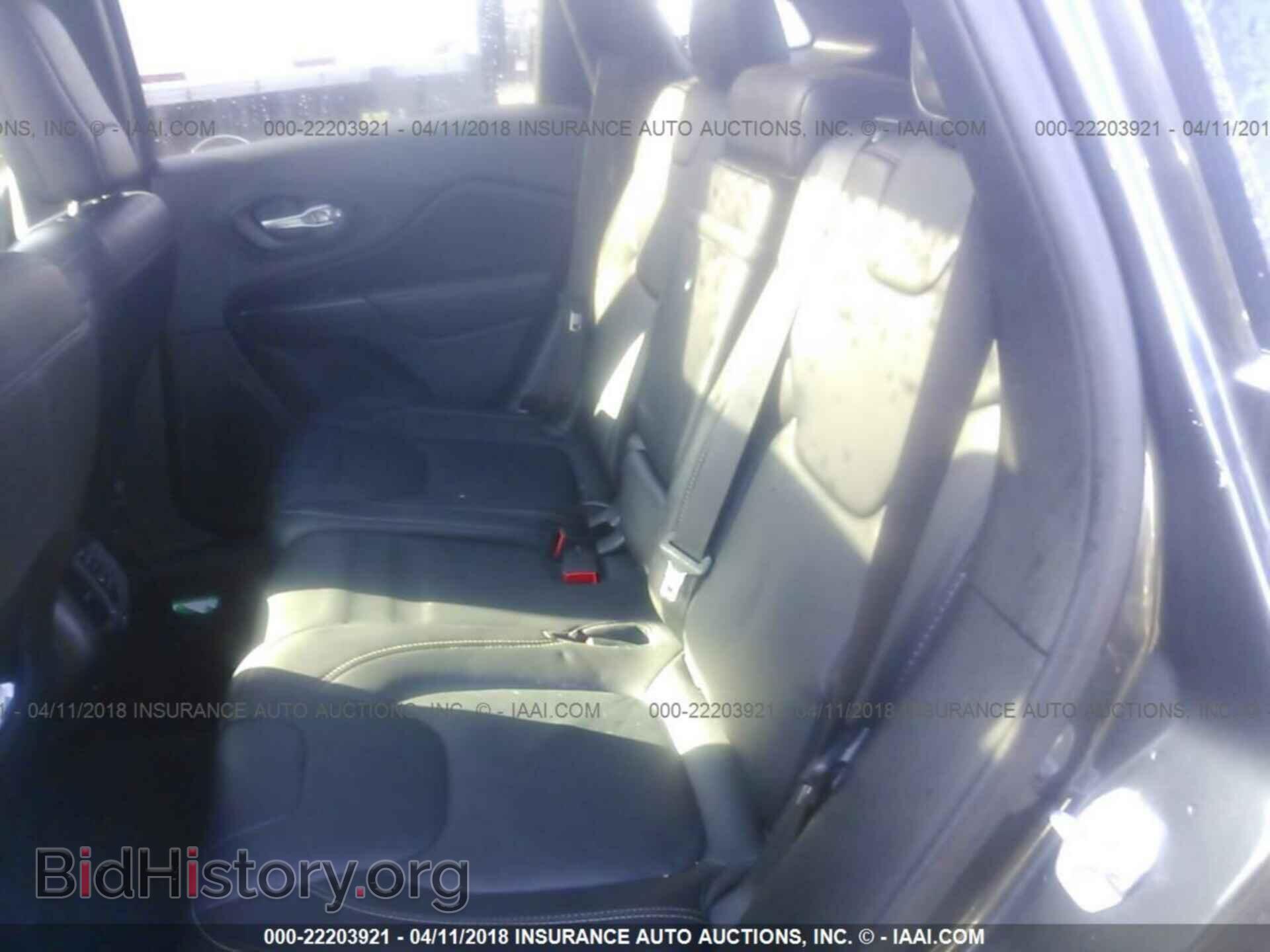 2015 Jeep Cherokee - VIN: 1C4PJMDS4FW718400 - Фото 8