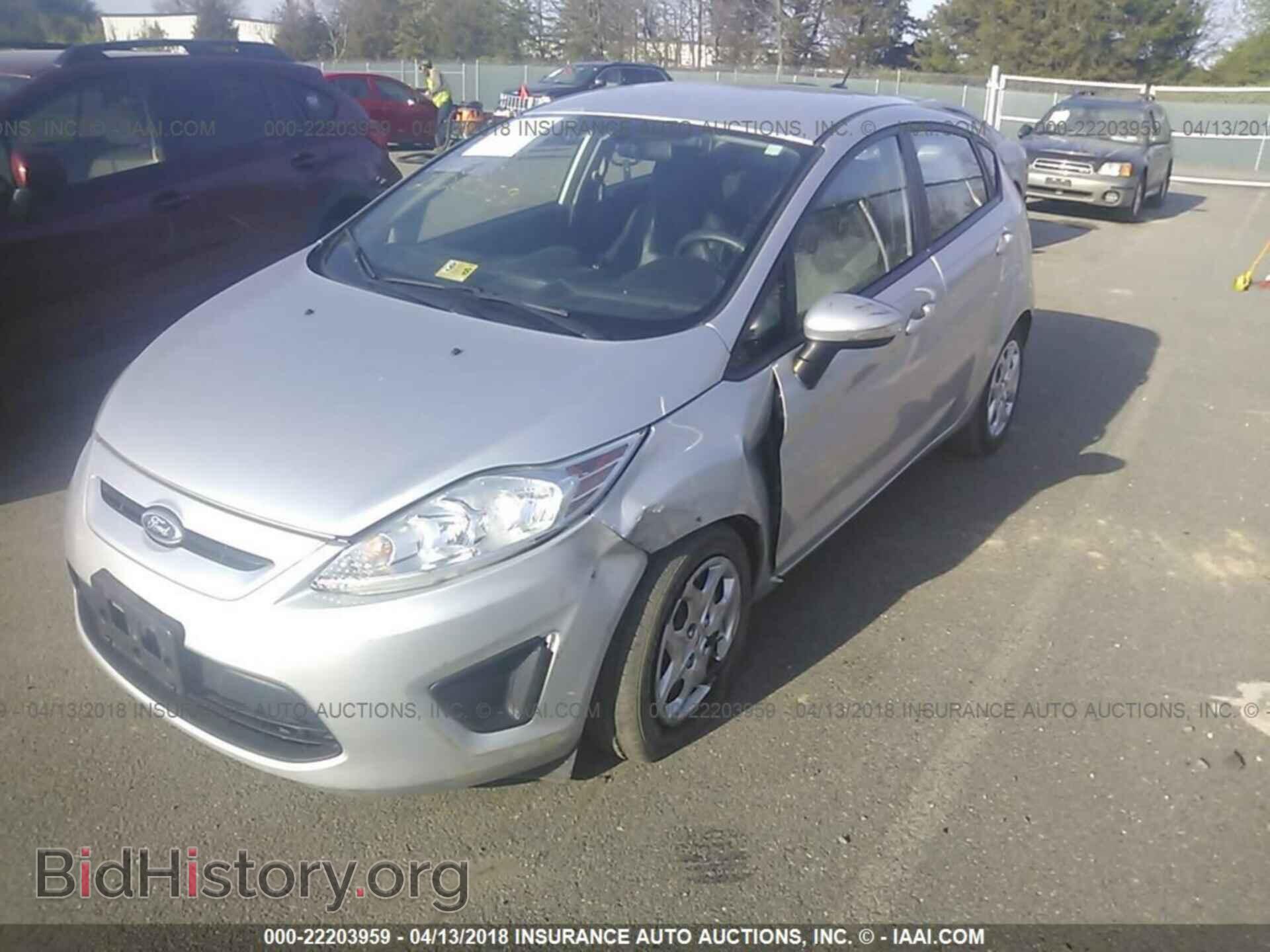 2013 Ford Fiesta - VIN: 3FADP4EJ3DM186857 - Фото 2