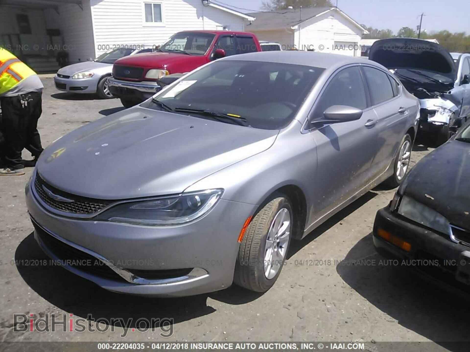 2015 Chrysler 200 - VIN: 1C3CCCAB6FN693212 - Photo 2