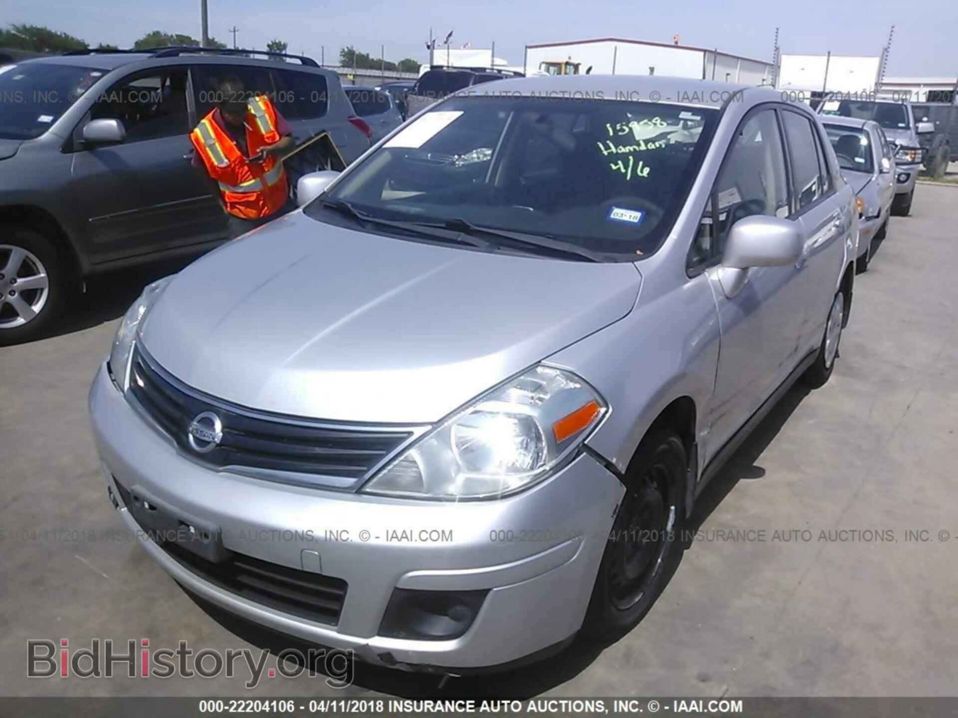 2011 Nissan Versa - VIN: 3N1BC1AP1BL469916 - Фото 2