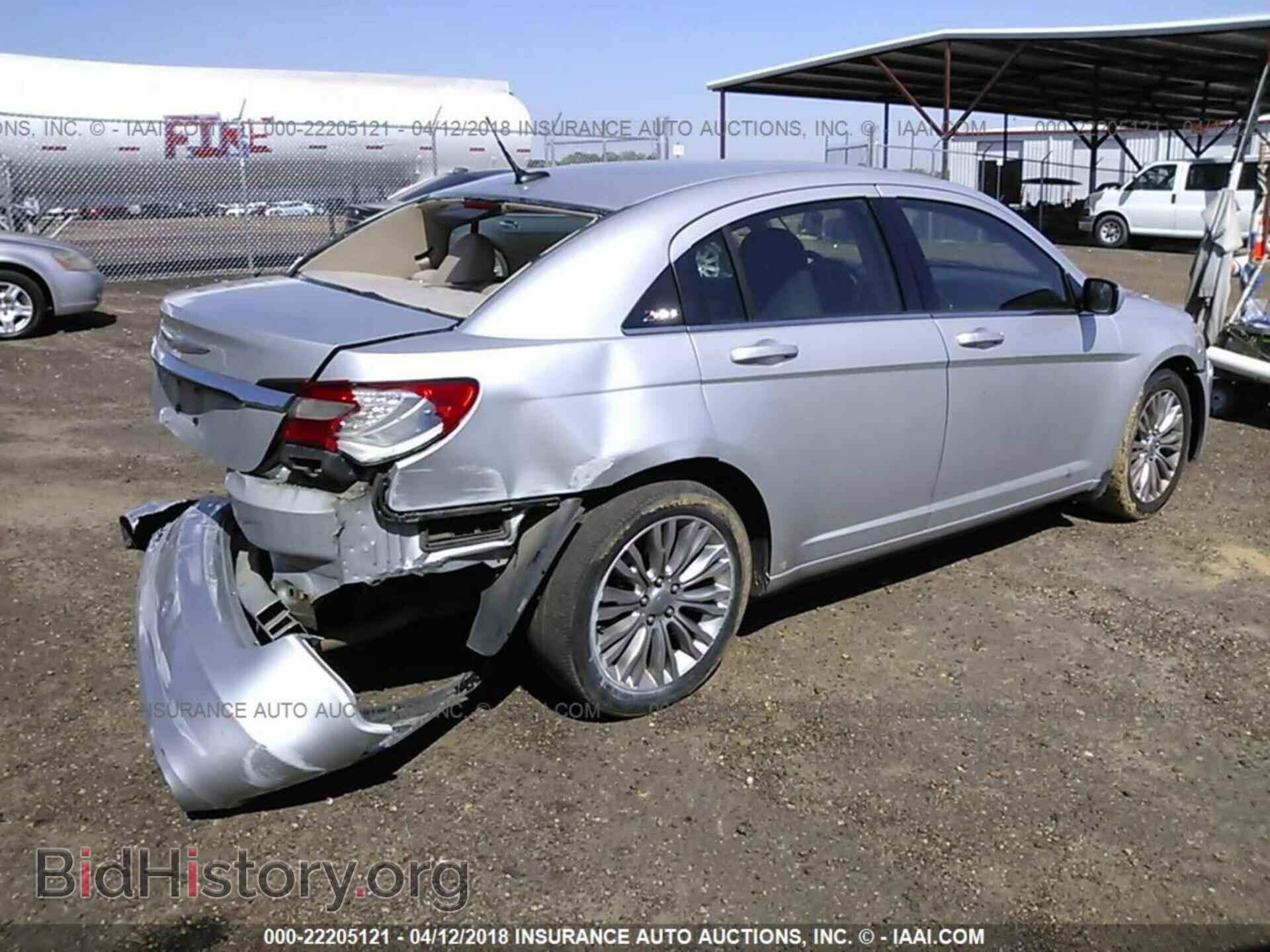 2012 Chrysler 200 - VIN: 1C3CCBAB3CN152446 - Фото 4