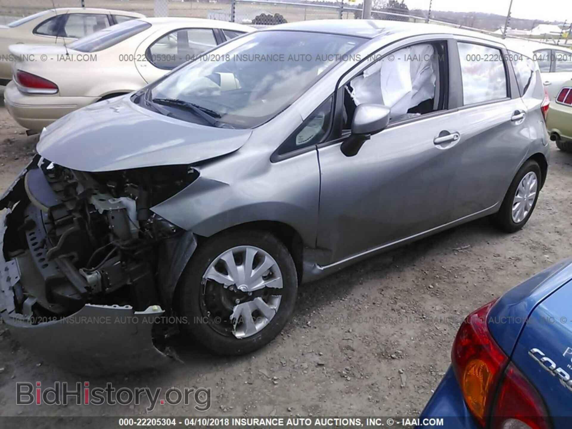2015 Nissan Versa note - VIN: 3N1CE2CP3FL426170 - Фото 2