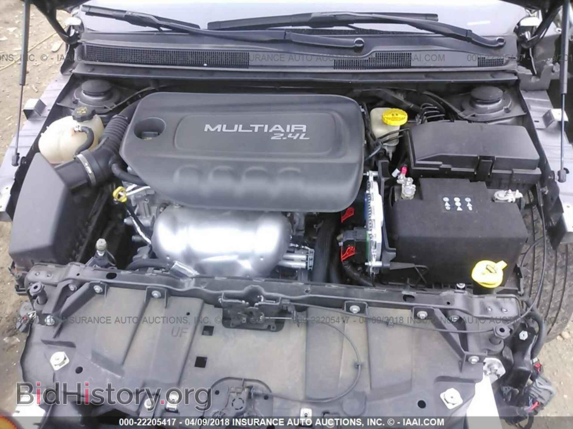 2016 Chrysler 200 - VIN: 1C3CCCAB2GN101323 - Photo 10