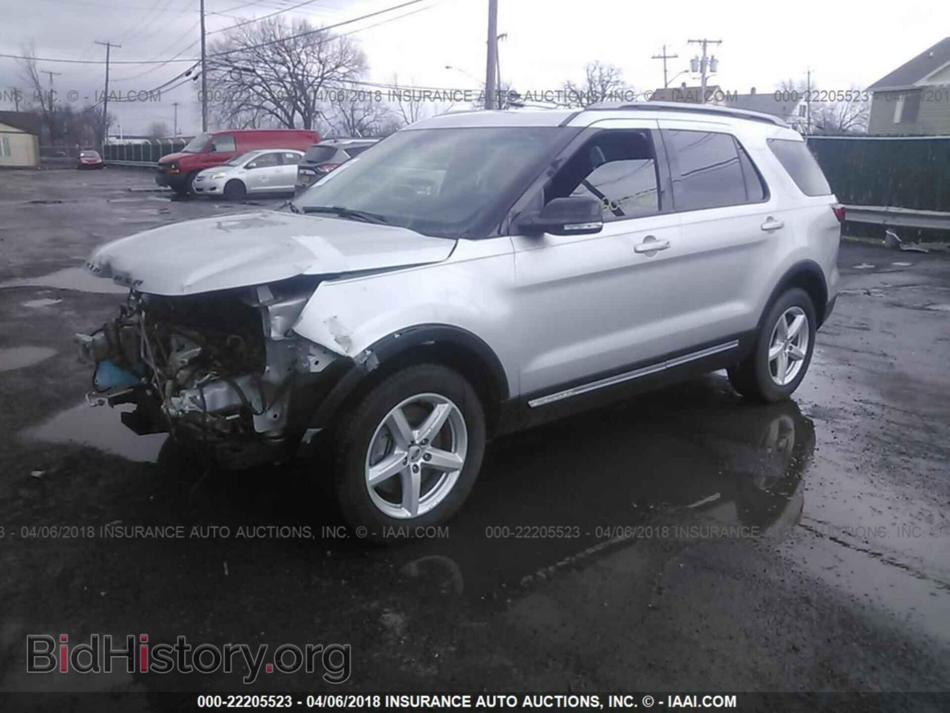 2017 Ford Explorer - VIN: 1FM5K8D8XHGA09172 - Photo 2